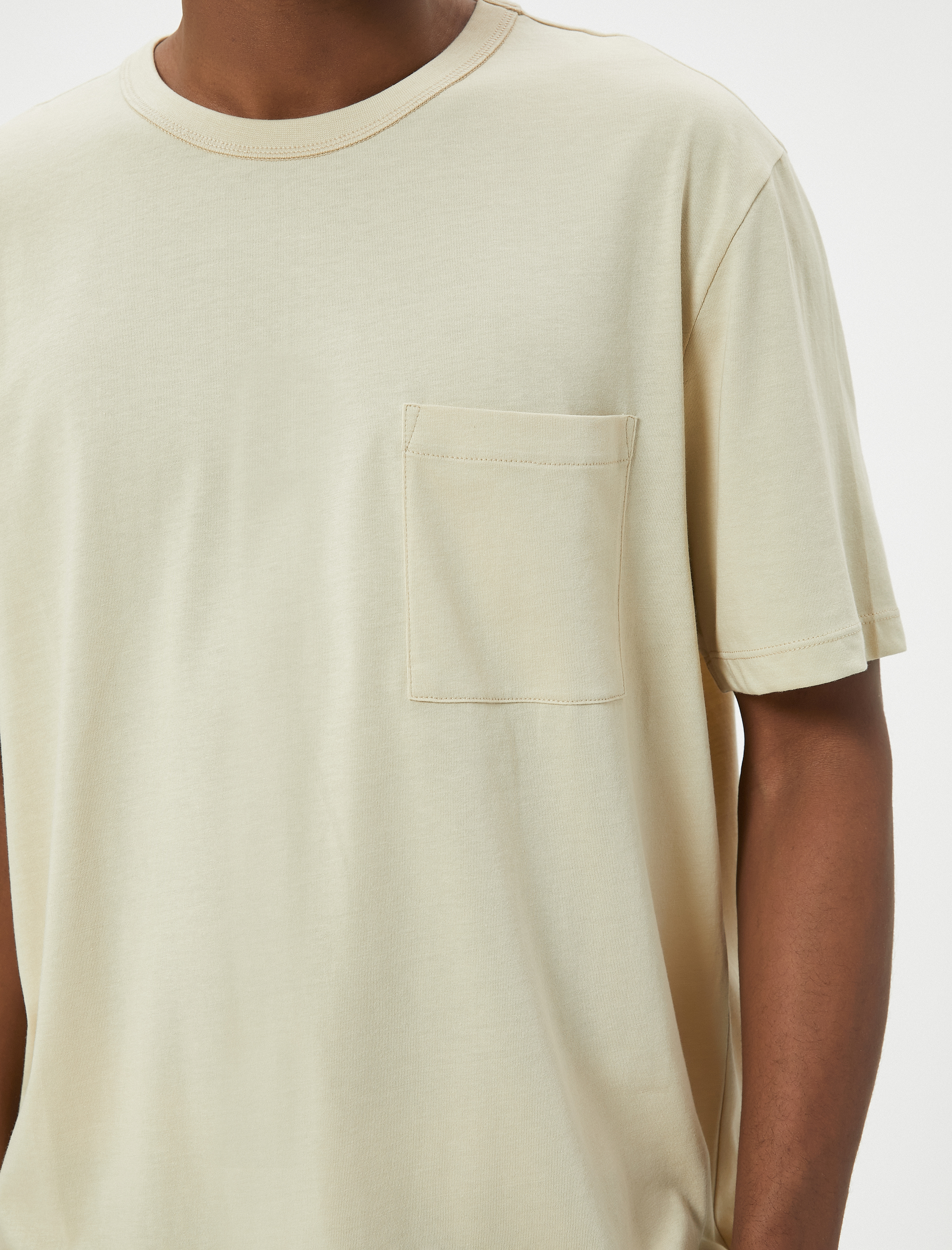   Cep Detaylı Kısa Kollu Regular Fit Bisiklet Yaka Pamuklu Tişört