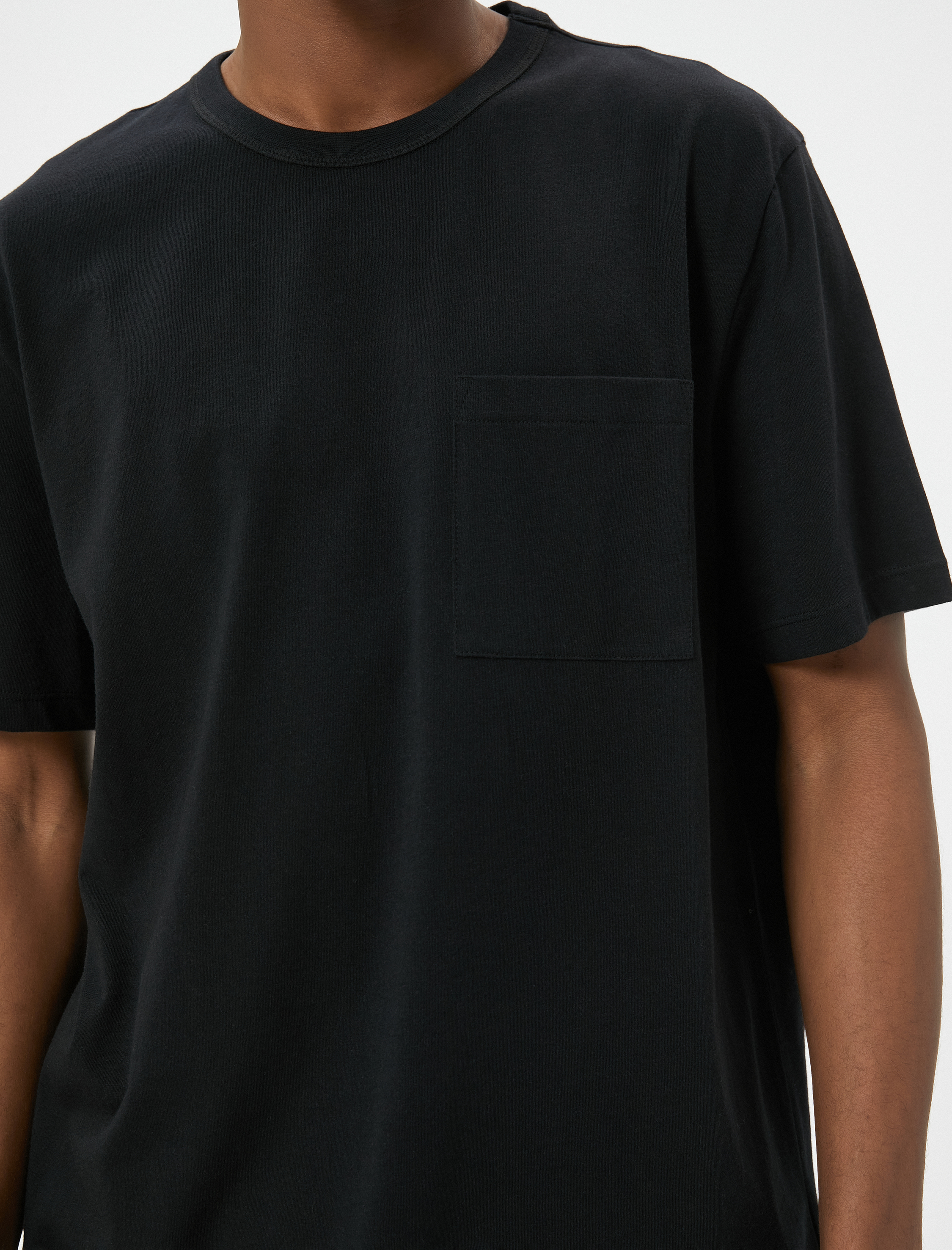   Cep Detaylı Kısa Kollu Regular Fit Bisiklet Yaka Pamuklu Tişört