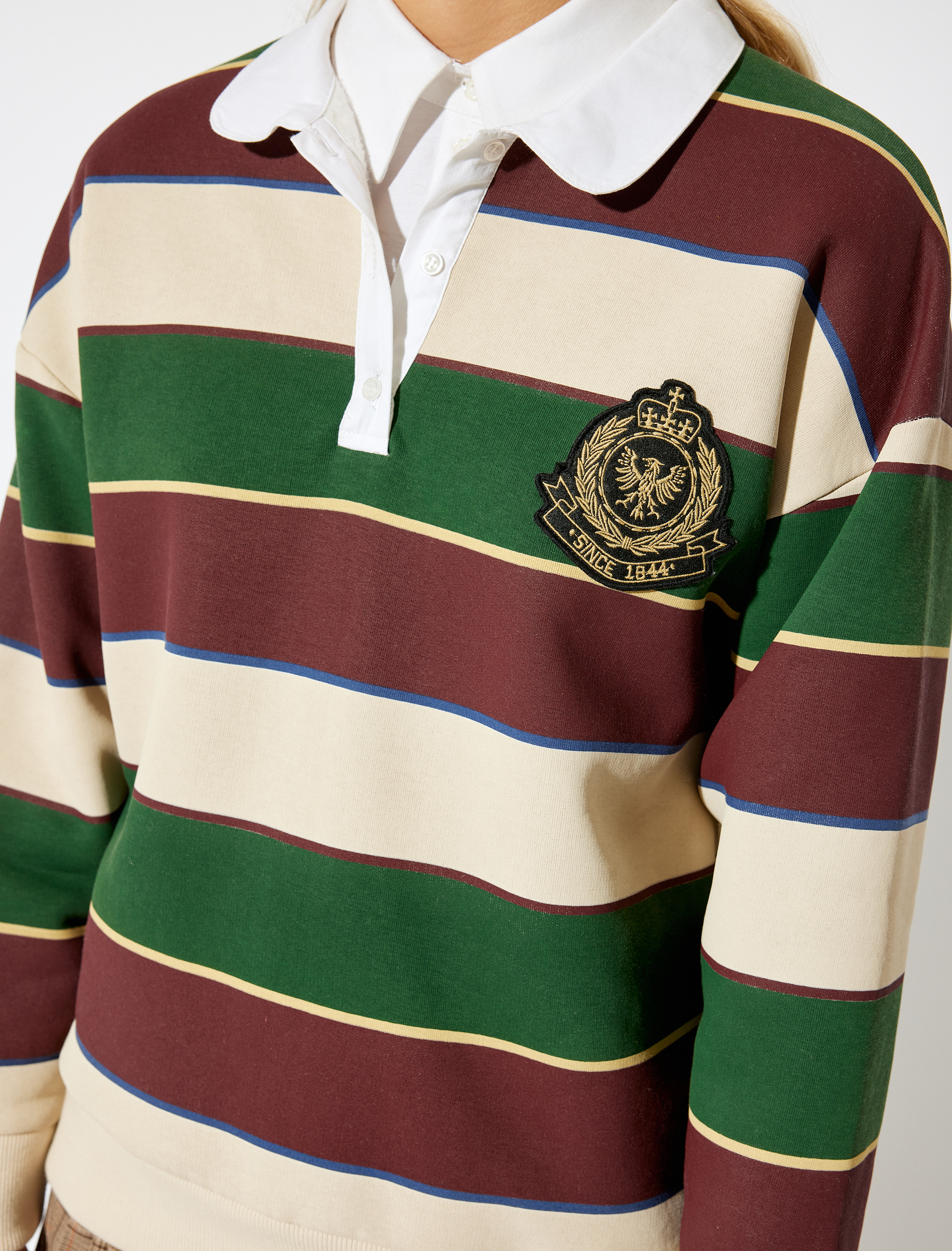   Şardonlu Polo Yaka Renk Bloklu Nakışlı Düğmeli Rahat Kalıp Sweatshirt