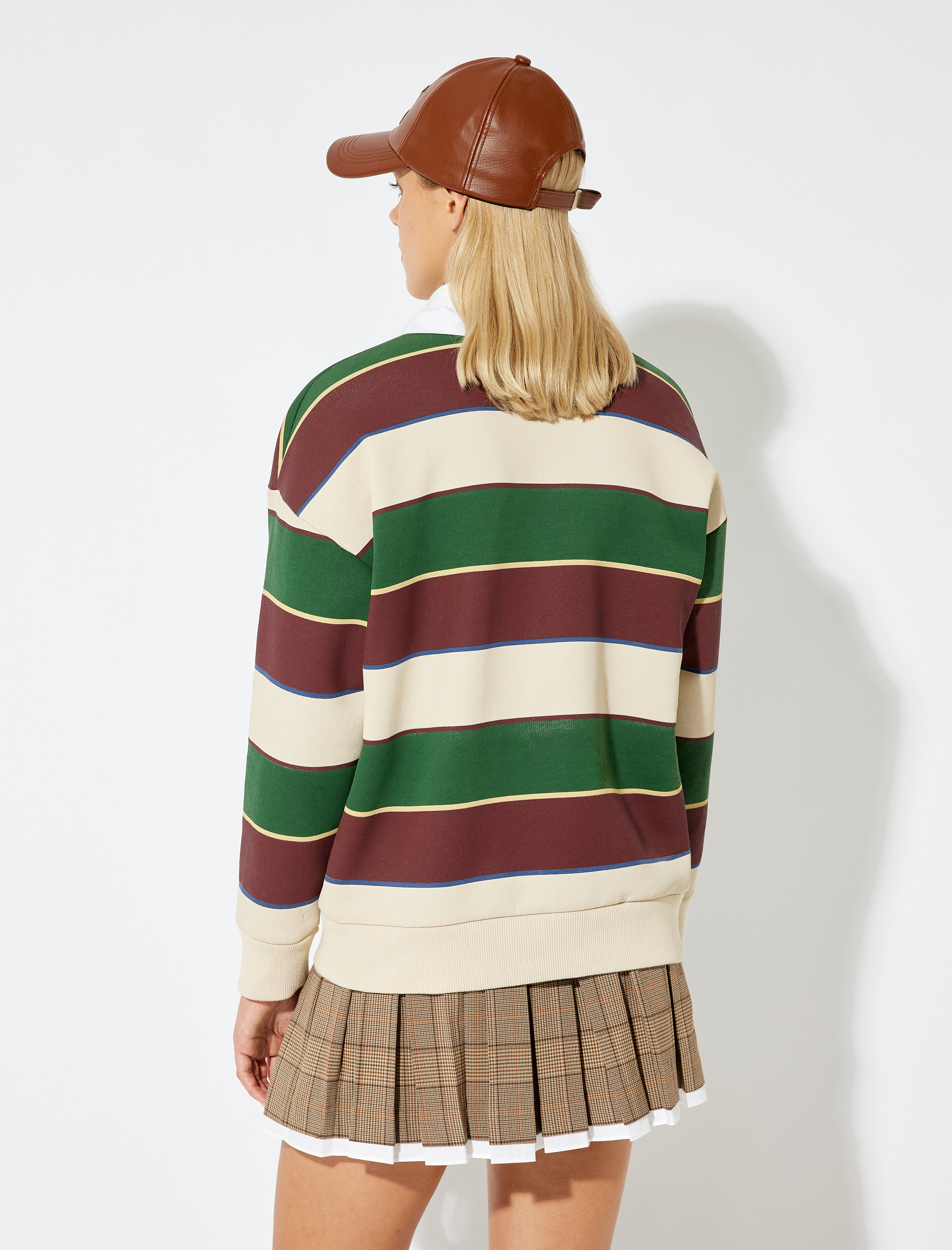   Şardonlu Polo Yaka Renk Bloklu Nakışlı Düğmeli Rahat Kalıp Sweatshirt