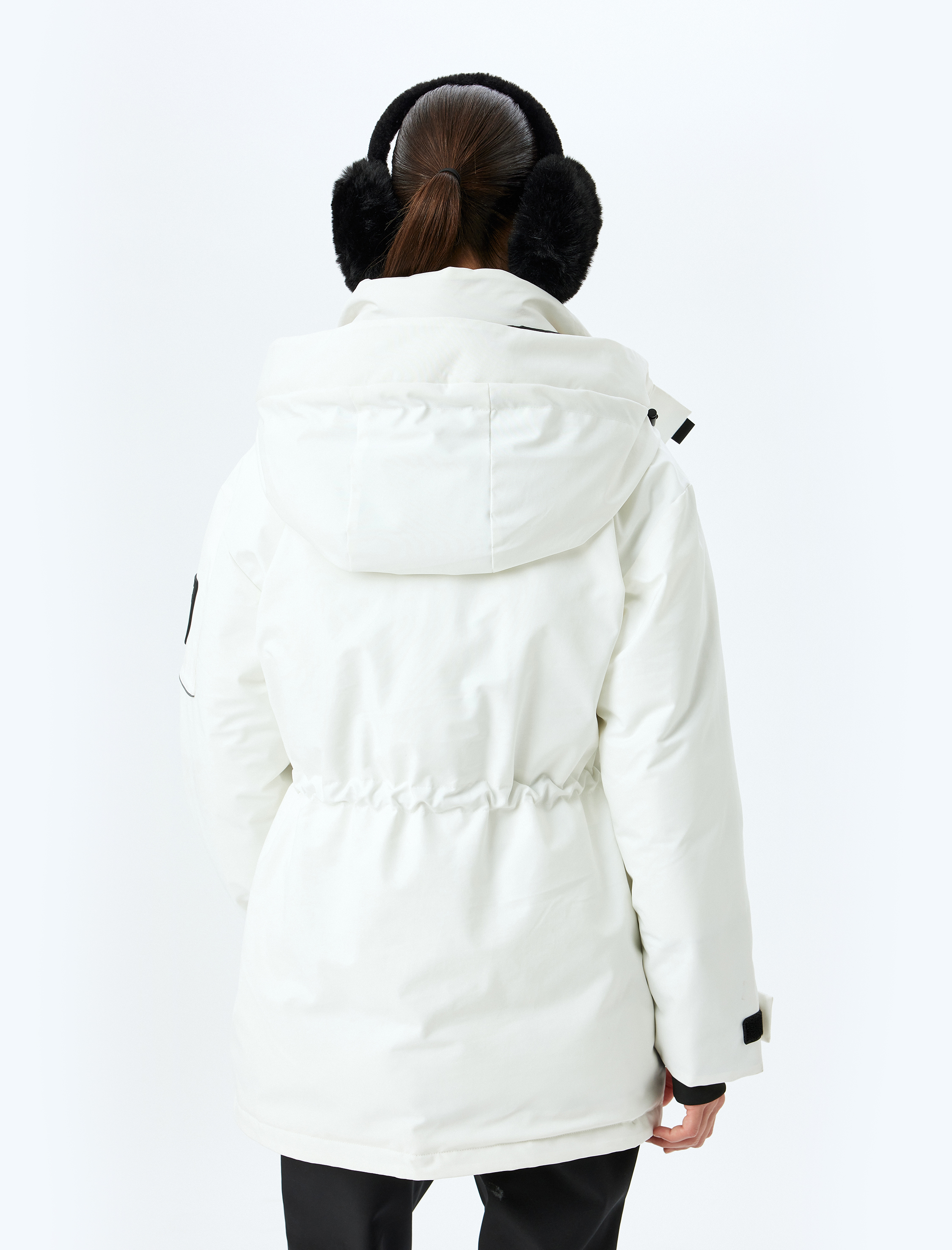   Anorak Mont Kapüşonlu Fermuarlı Cep Detaylı Etiket Baskılı Beli Lastikli Su Geçirmez