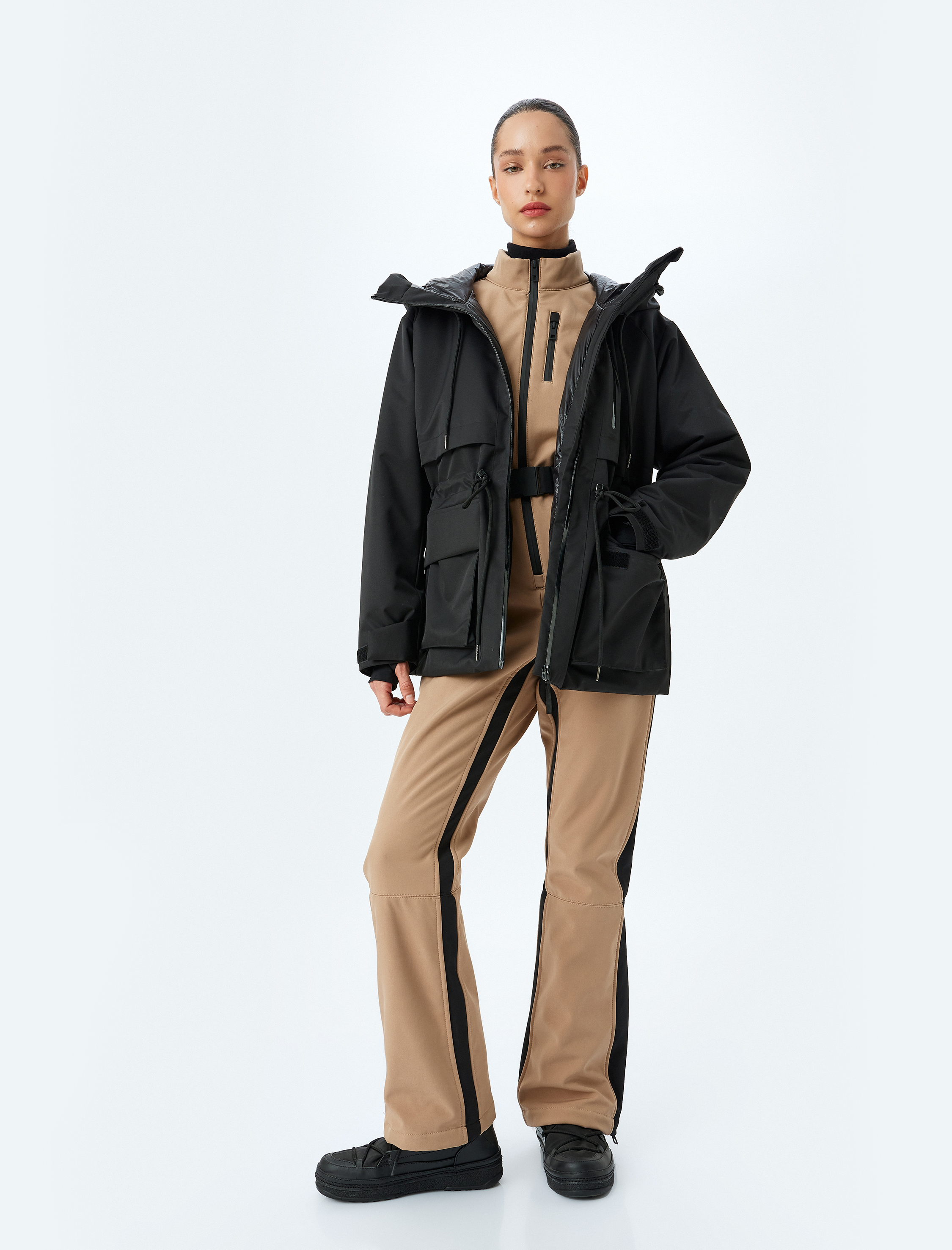   Anorak Mont Kapüşonlu Fermuarlı Cep Detaylı Beli Bağcıklı Su Geçirmez