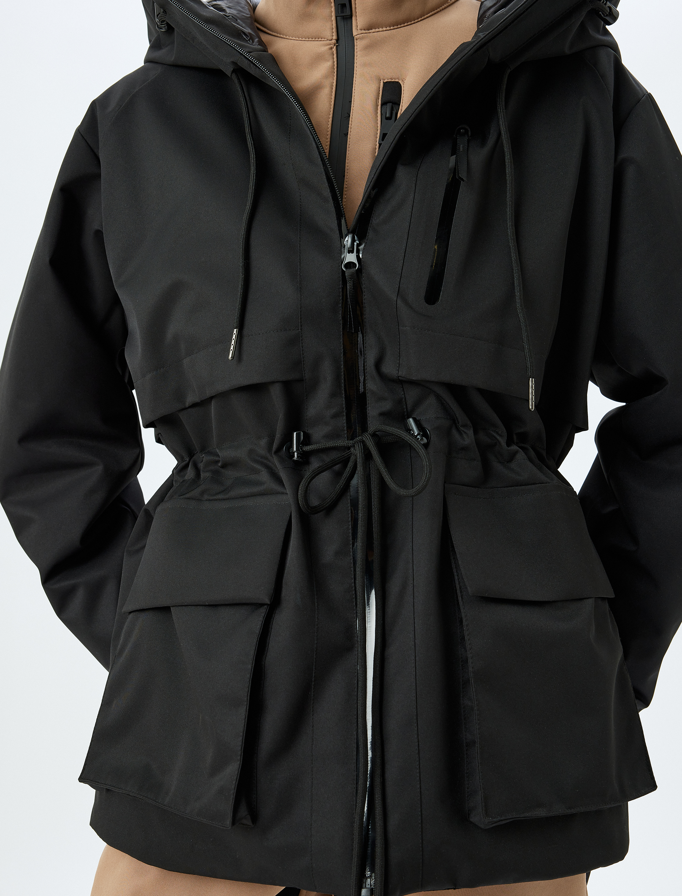   Anorak Mont Kapüşonlu Fermuarlı Cep Detaylı Beli Bağcıklı Su Geçirmez