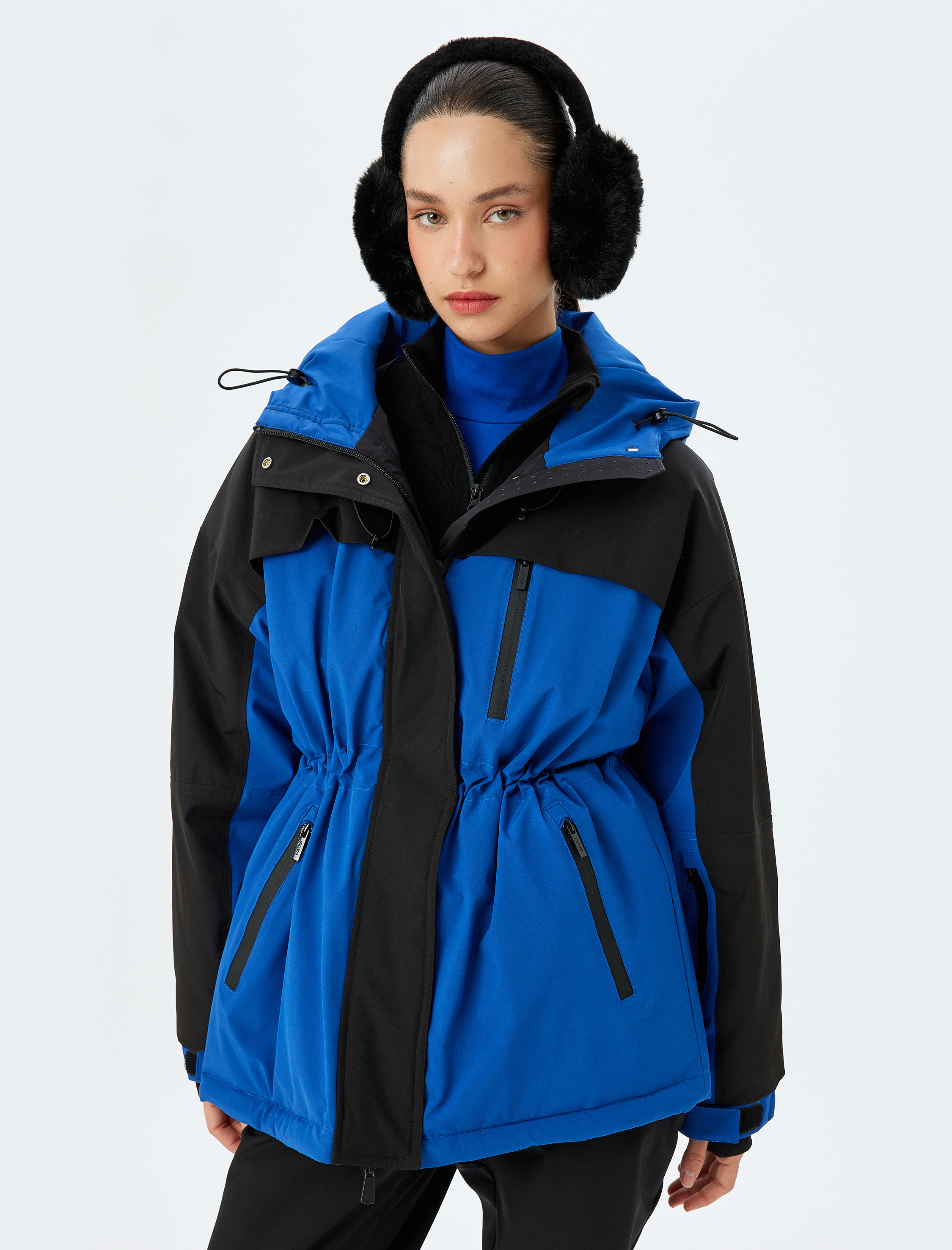   Kapüşonlu Fermuarlı Cep Detaylı Renk Bloklu Su Geçirmez Mont