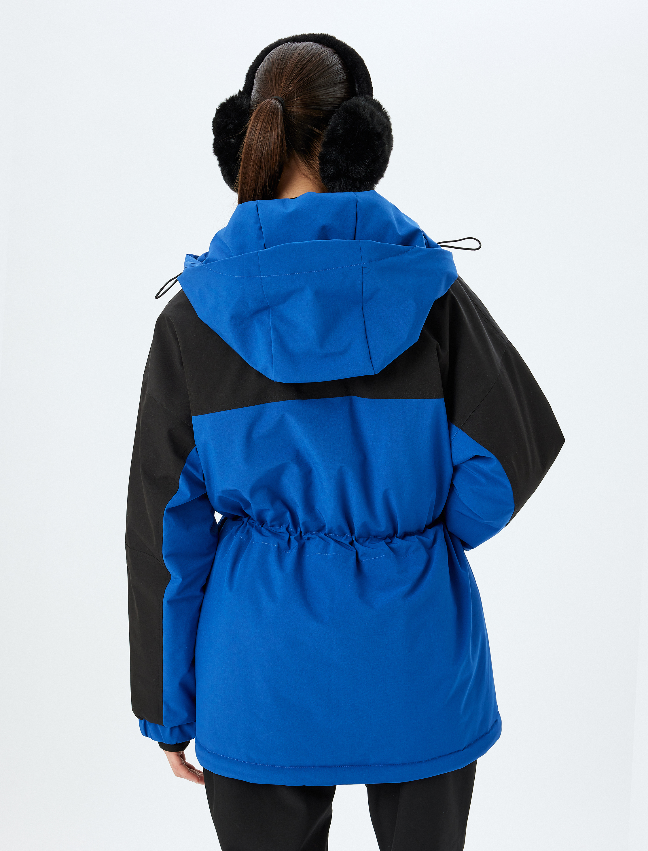   Kapüşonlu Fermuarlı Cep Detaylı Renk Bloklu Su Geçirmez Mont