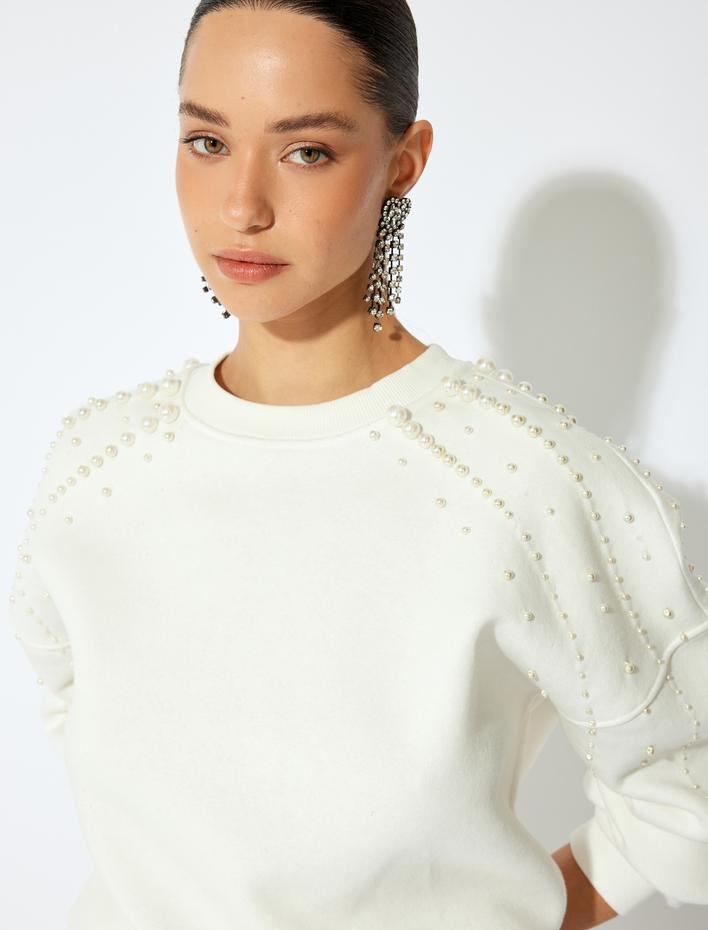  İnci İşleme Detaylı Rahat Kalıp Üç İplik Uzun Kollu Bisiklet Yaka Sweatshirt