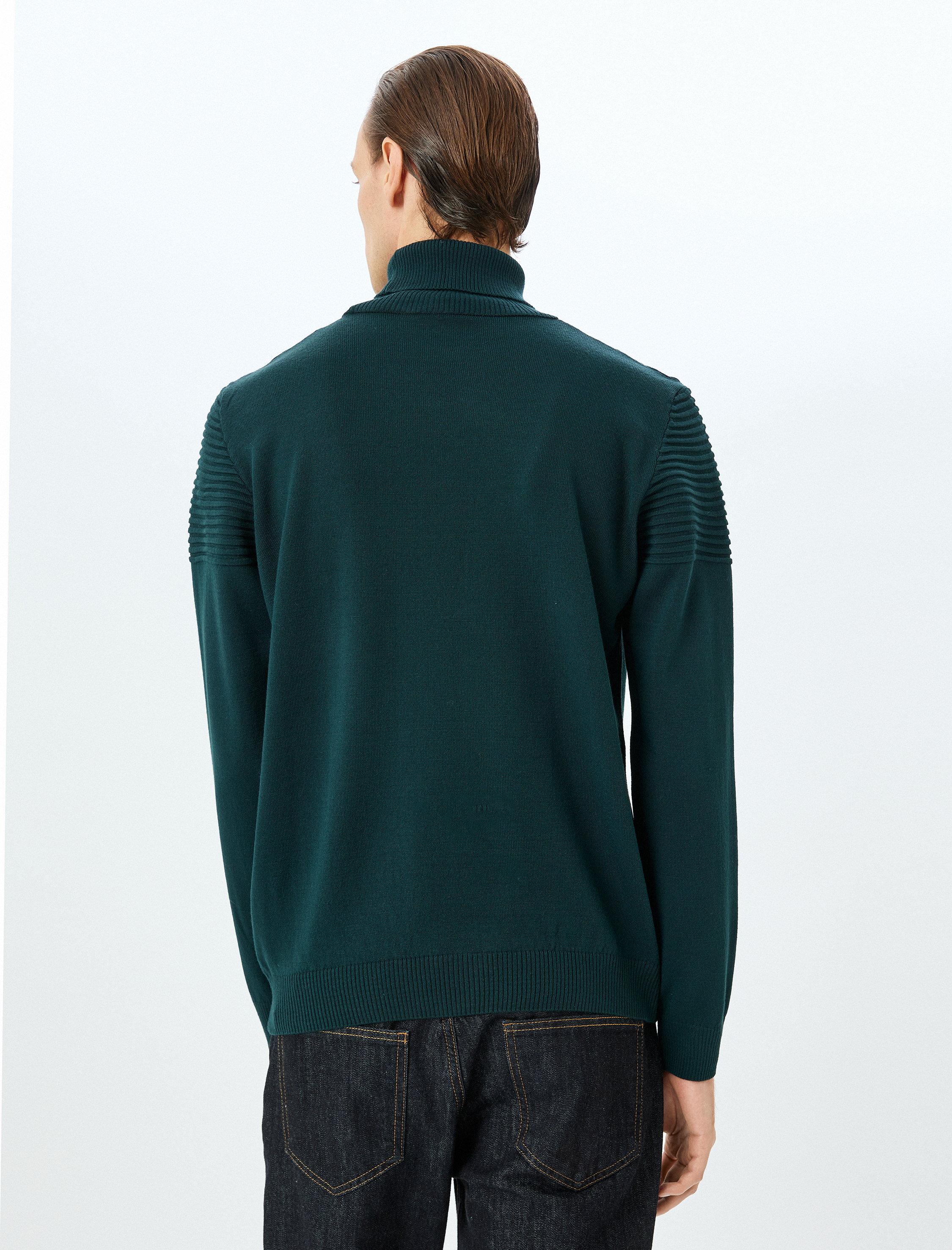   Dokulu Boğazlı Triko Kazak