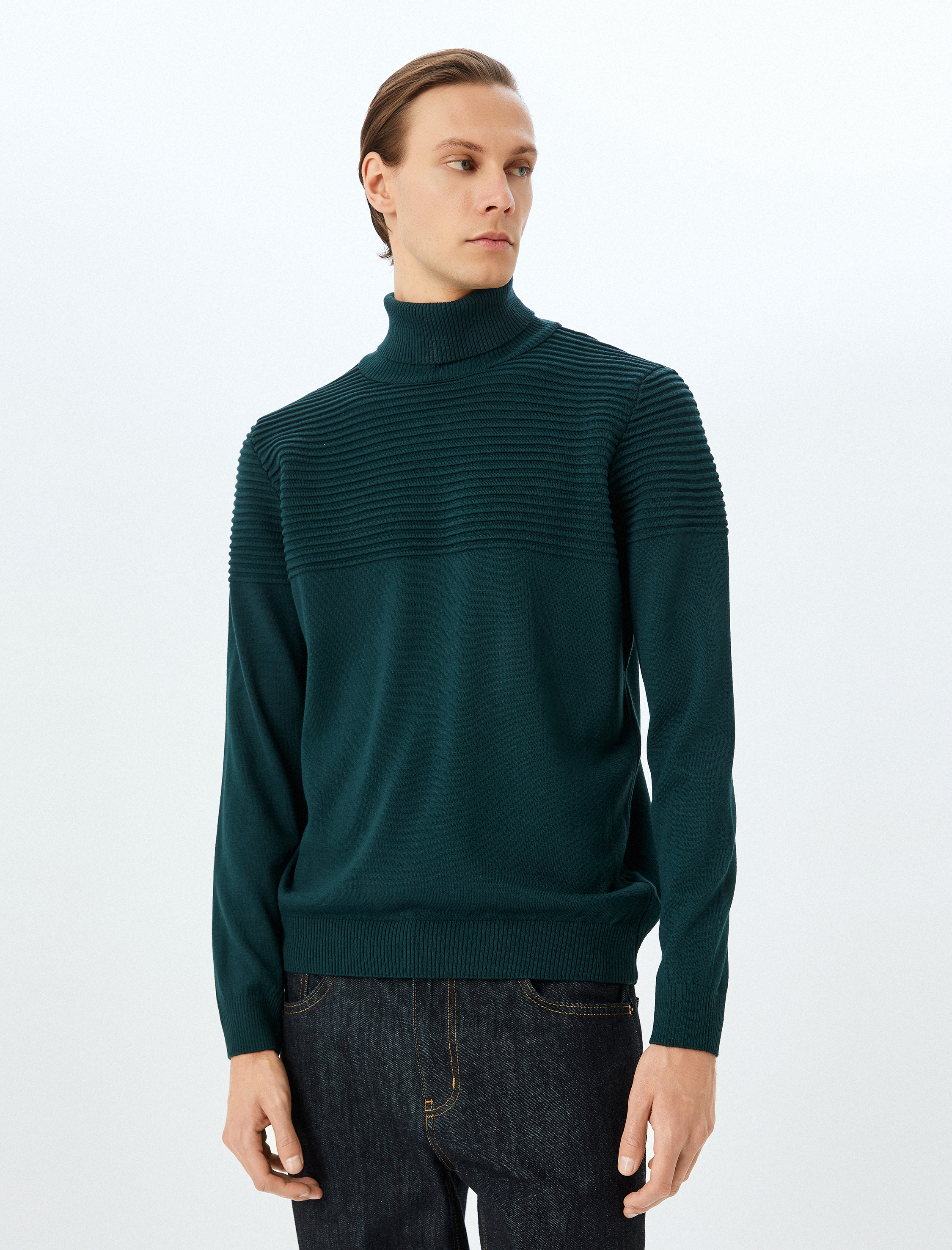   Dokulu Boğazlı Triko Kazak