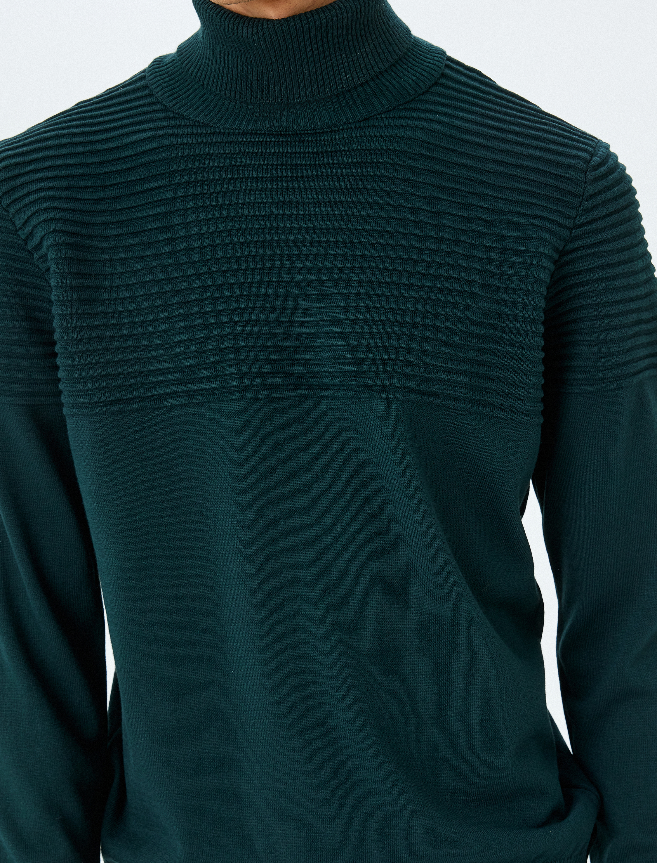   Dokulu Boğazlı Triko Kazak