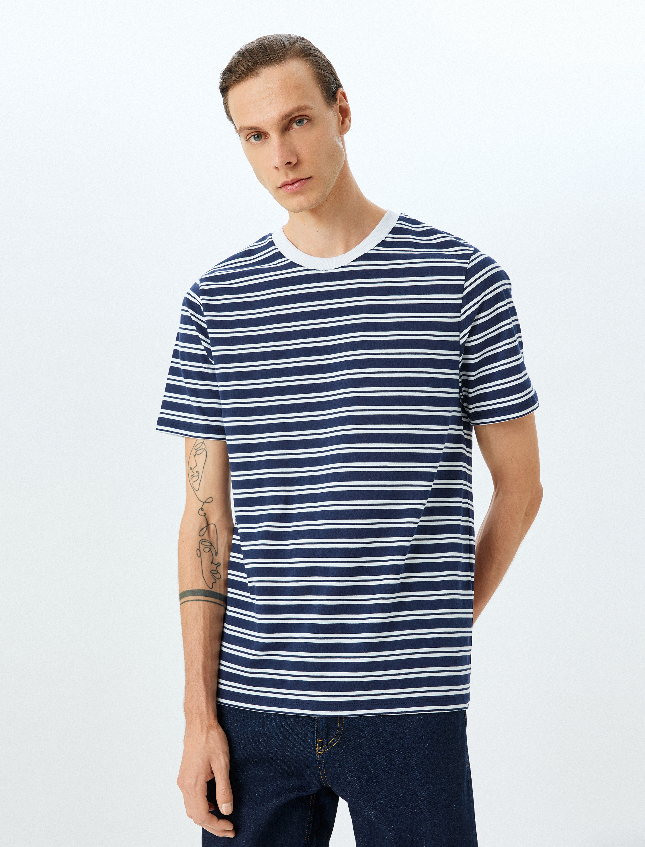   Kısa Kollu Pamuklu Regular Fit Bisiklet Yaka Çizgili Tişört