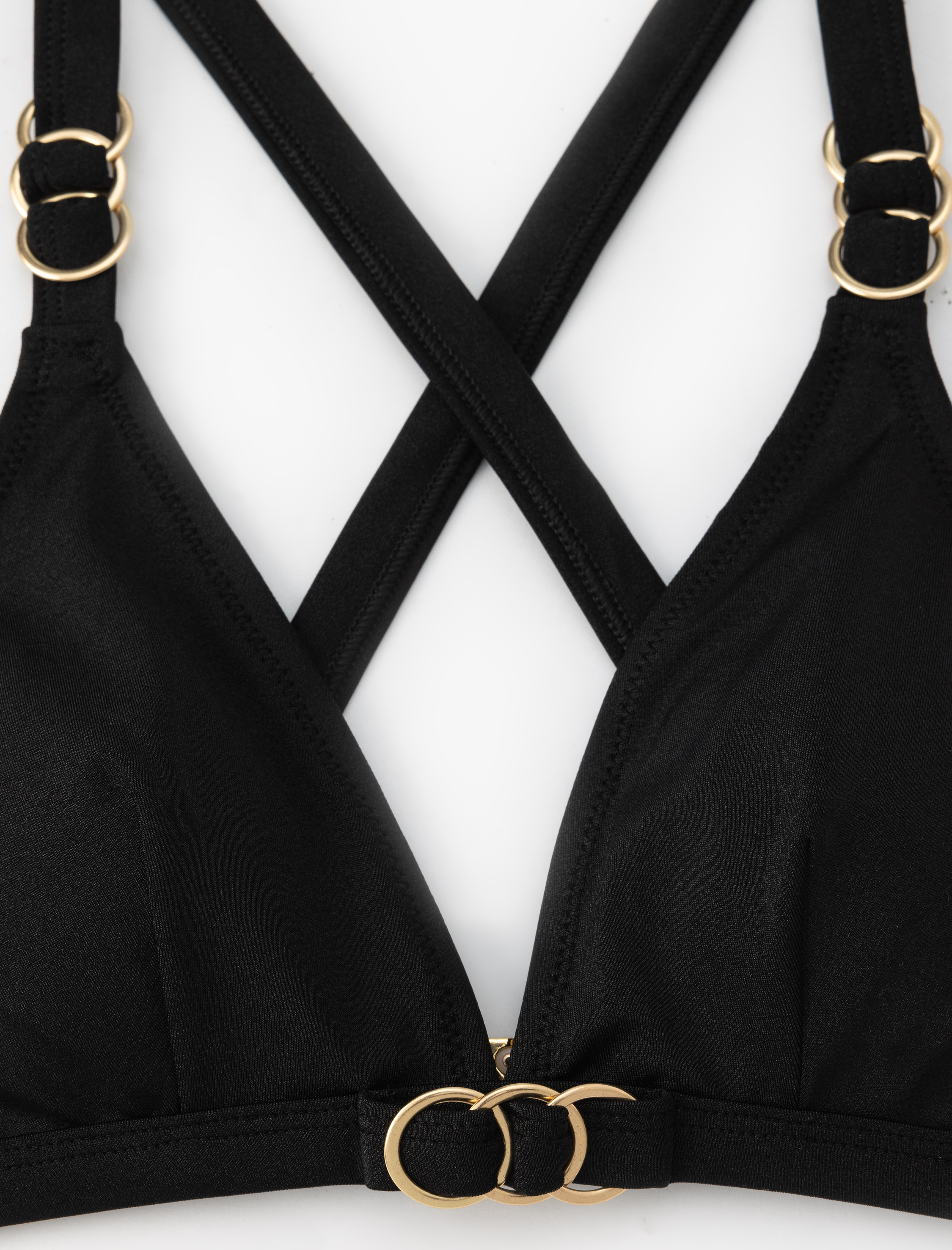 Aksesuar Detaylı Arkası Çapraz Askılı Üçgen Bikini