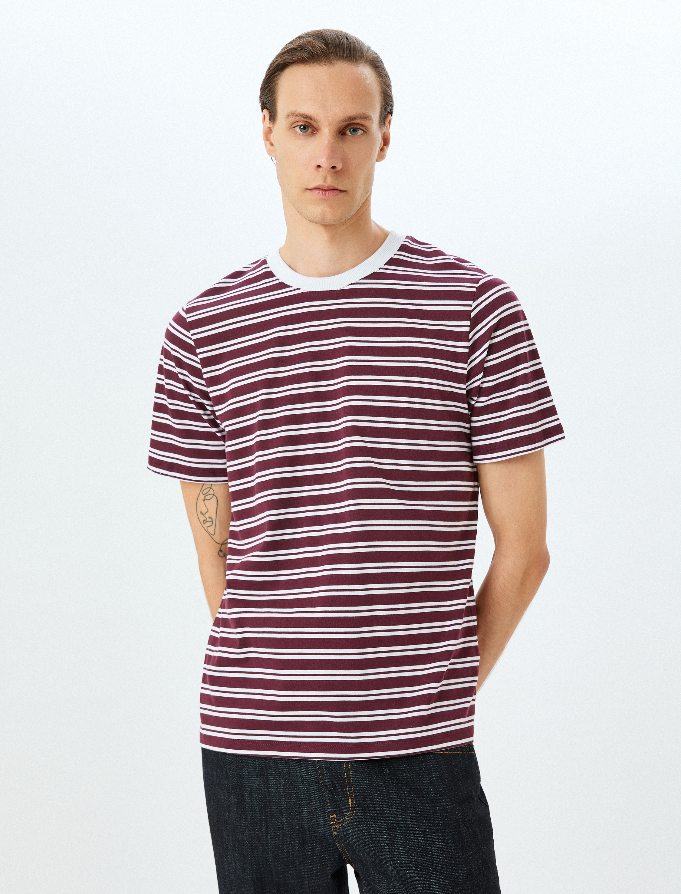   Kısa Kollu Pamuklu Regular Fit Bisiklet Yaka Çizgili Tişört