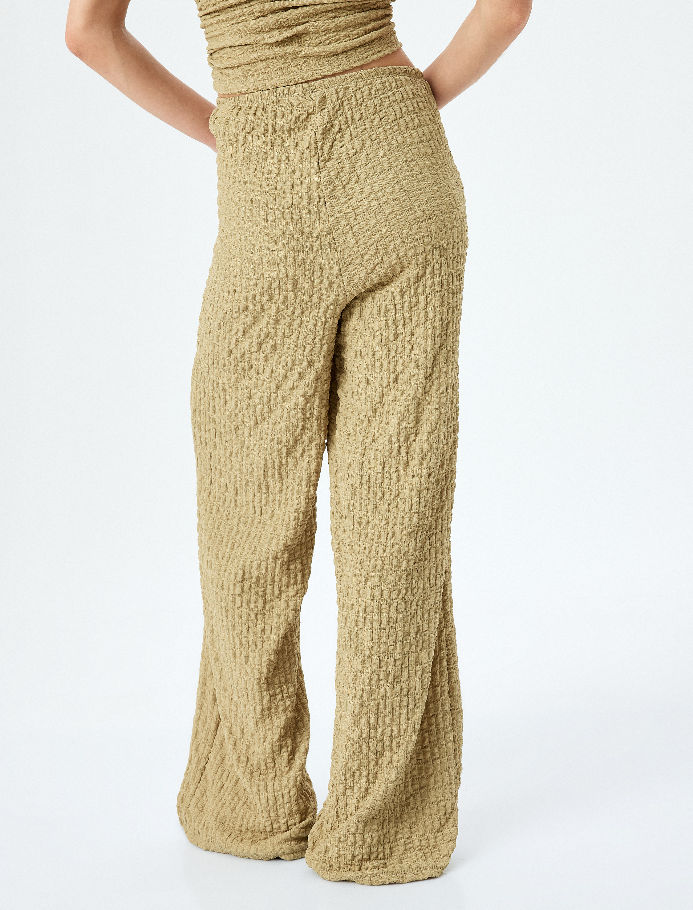   Rahat Kalıp Dokulu Bol Paça Pantolon