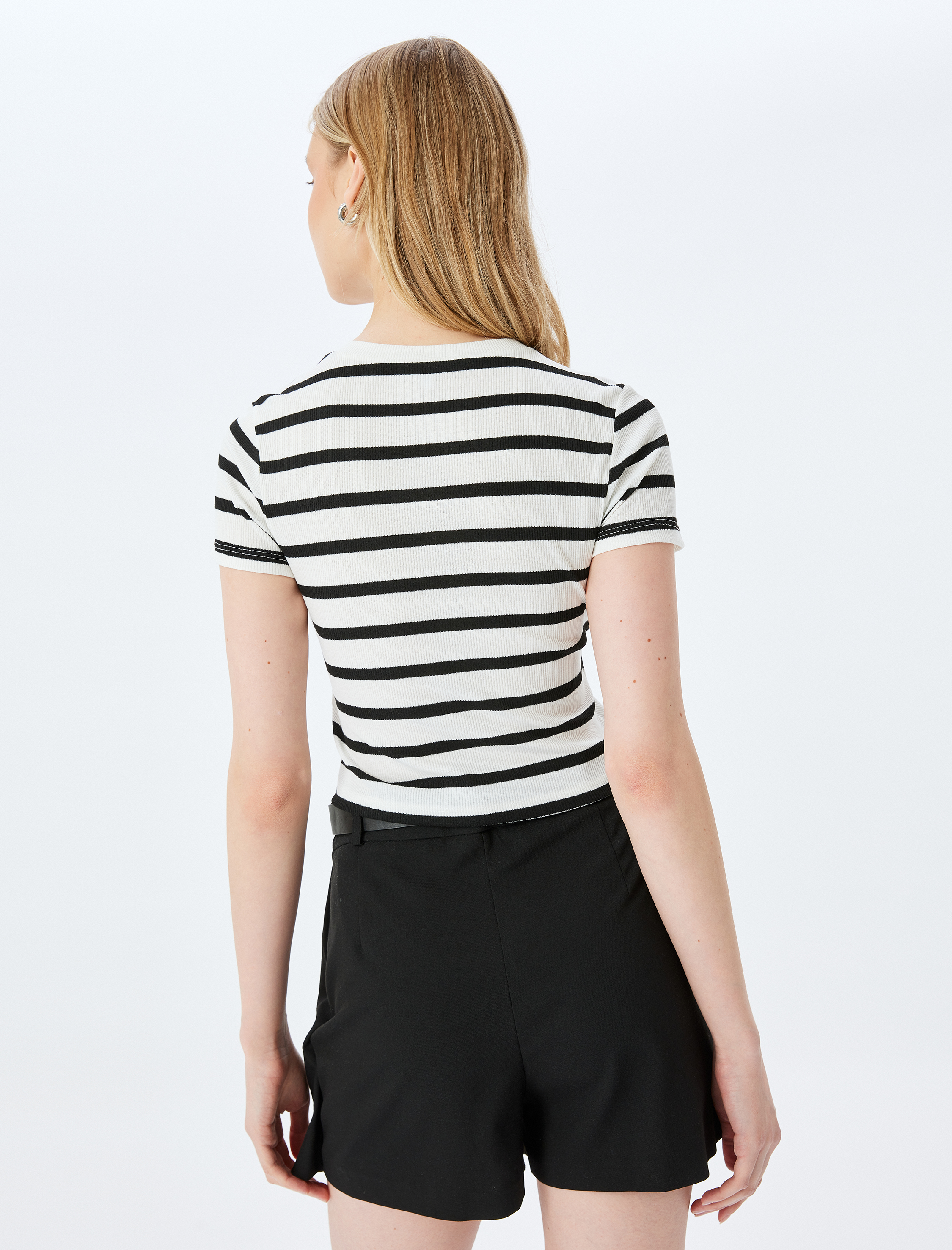   Basic Çizgili Bisiklet Yaka Kısa Kollu Kaşkorse Slim Fit Kadın Tişört