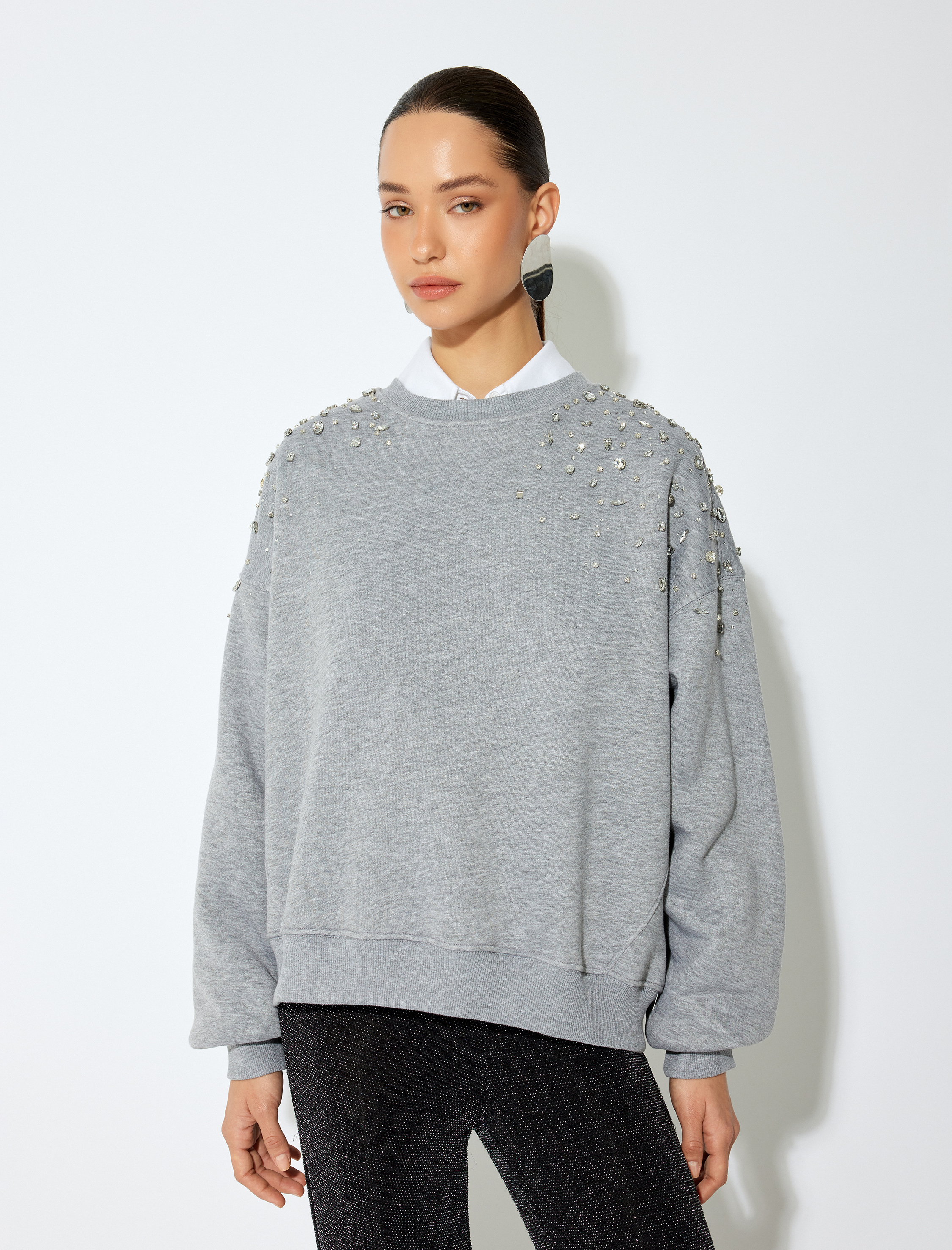   Üç İplik Şardonlu Uzun Kollu Bisiklet Yaka Taşlı Oversize Sweatshirt
