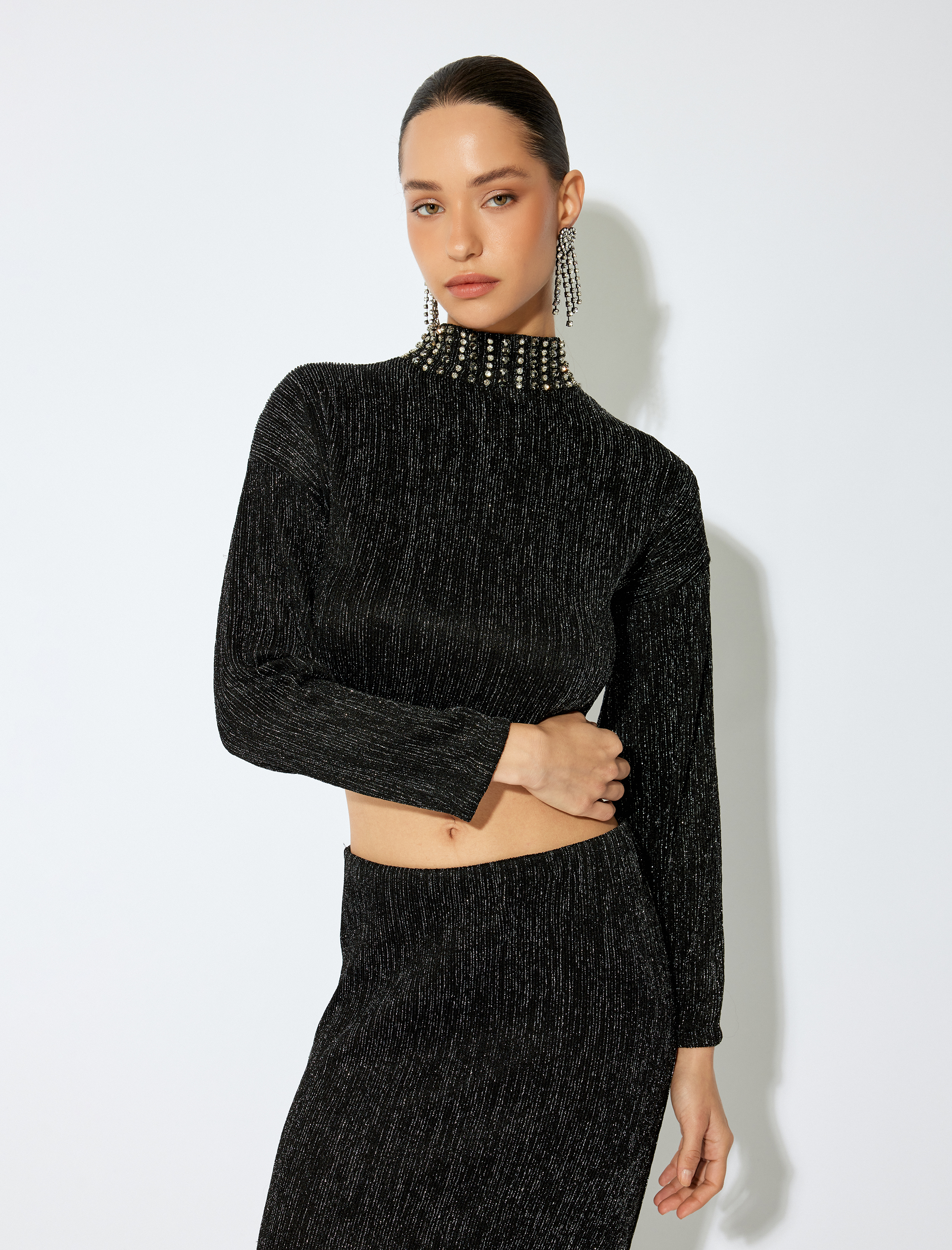   Uzun Kollu Dik Yaka Parıltılı Taşlı Crop Kazak