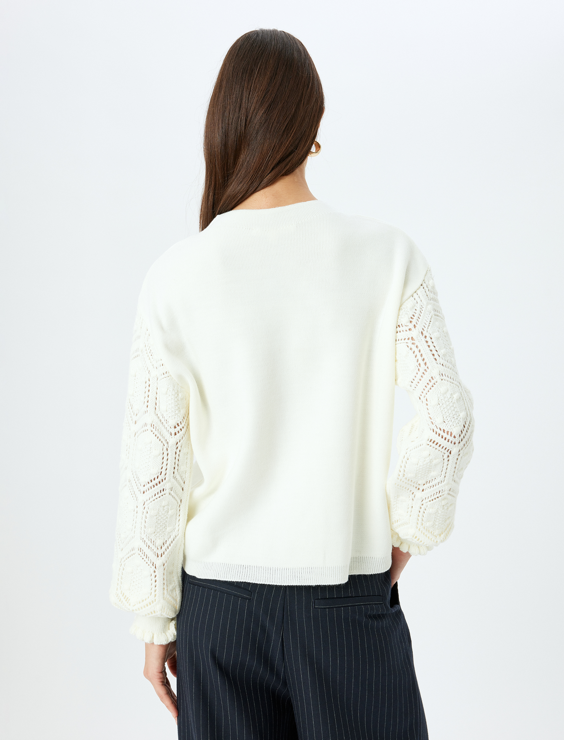   Kolları Ajur Detaylı Hafif Dik Yaka Uzun Kollu Triko Kazak