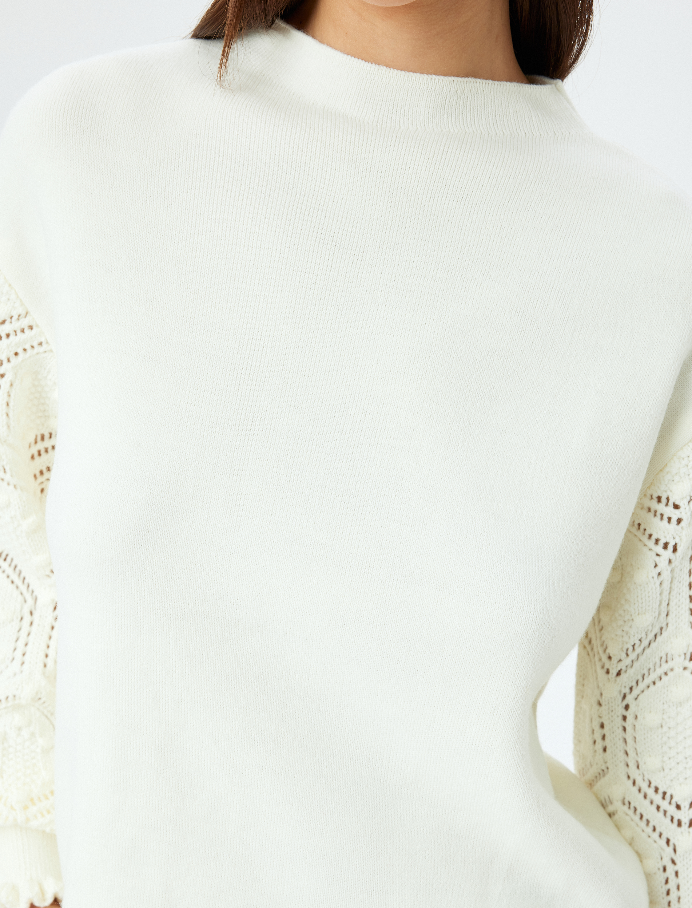   Kolları Ajur Detaylı Hafif Dik Yaka Uzun Kollu Triko Kazak