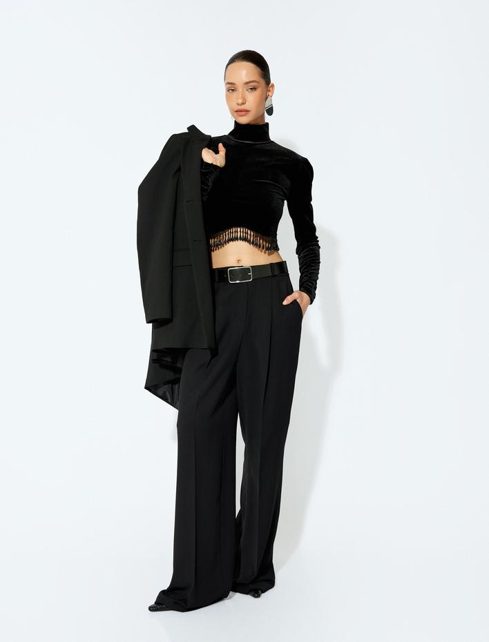  Uzun Kollu Dik Yaka Sallantılı Taş Detaylı Crop Kadife Bluz