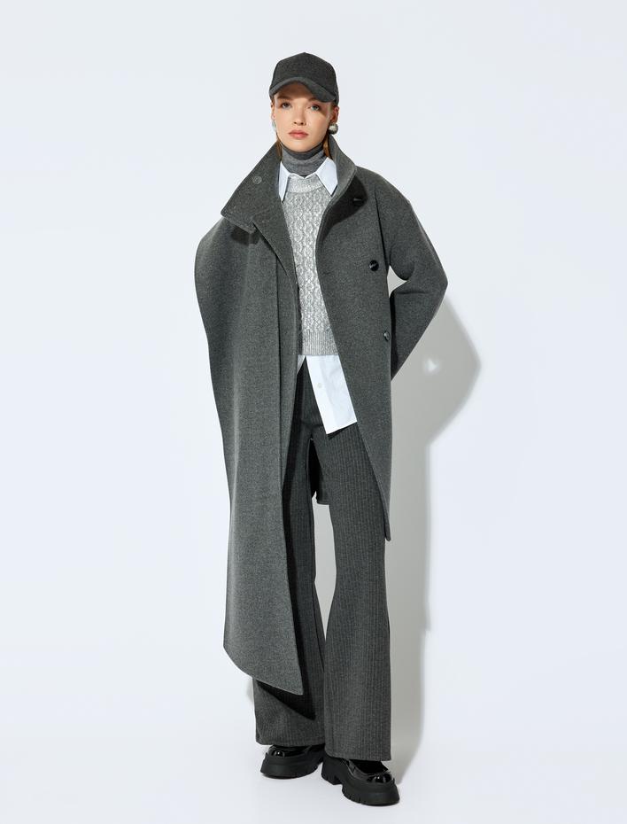  Koton X Şahika Ercümen - Cepli Düğmeli Dik Yaka Atkılı Kaşe Kaban