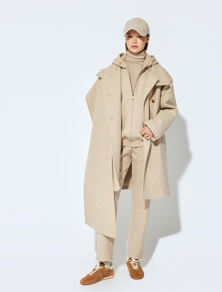  Koton X Şahika Ercümen - Uzun Kollu Kaşe Dokulu Fermuarlı Kapüşonlu Sweatshirt