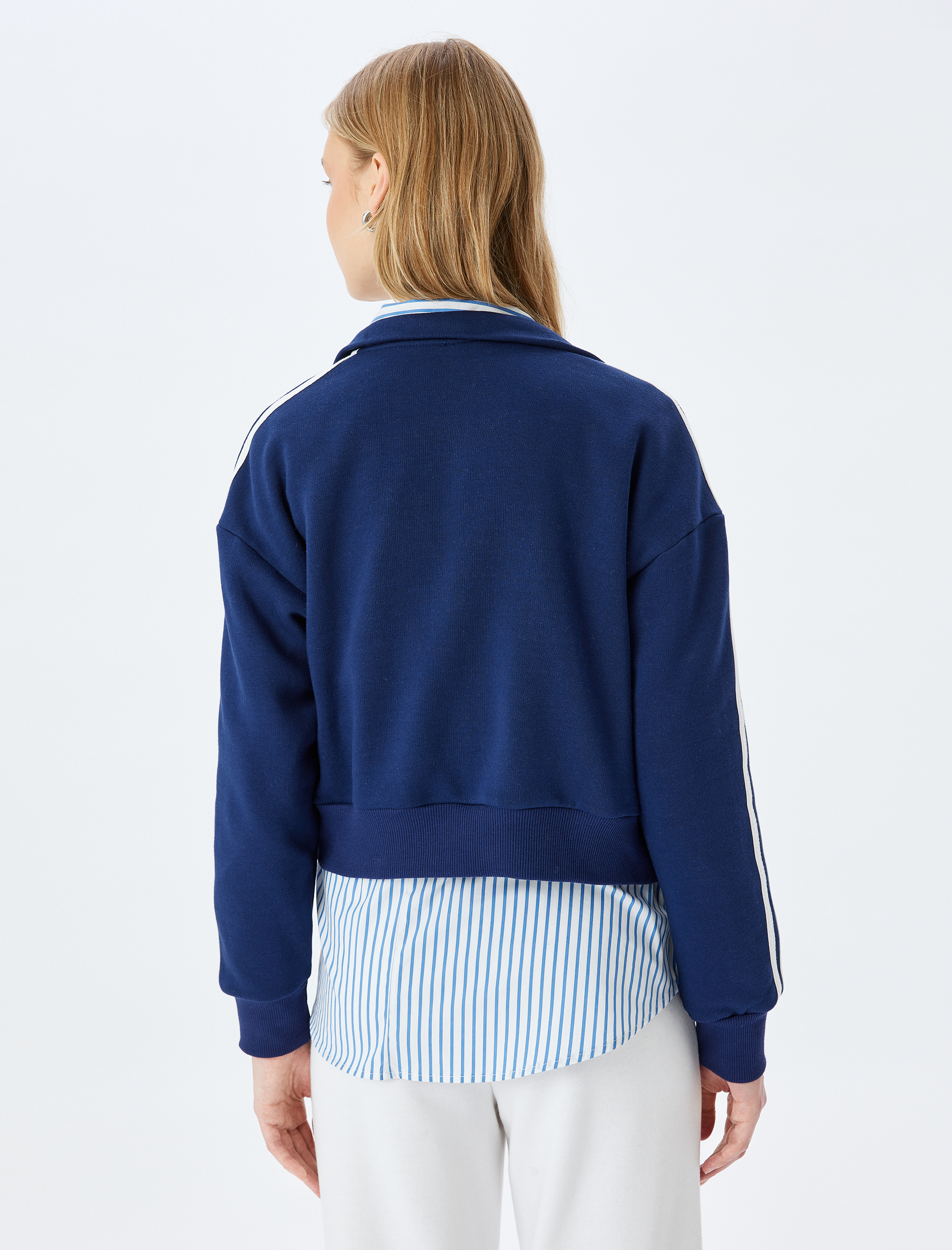   Şardonlu Dik Yaka Fermuarlı Cep Detaylı Biyeli Crop Kolej Sweatshirt