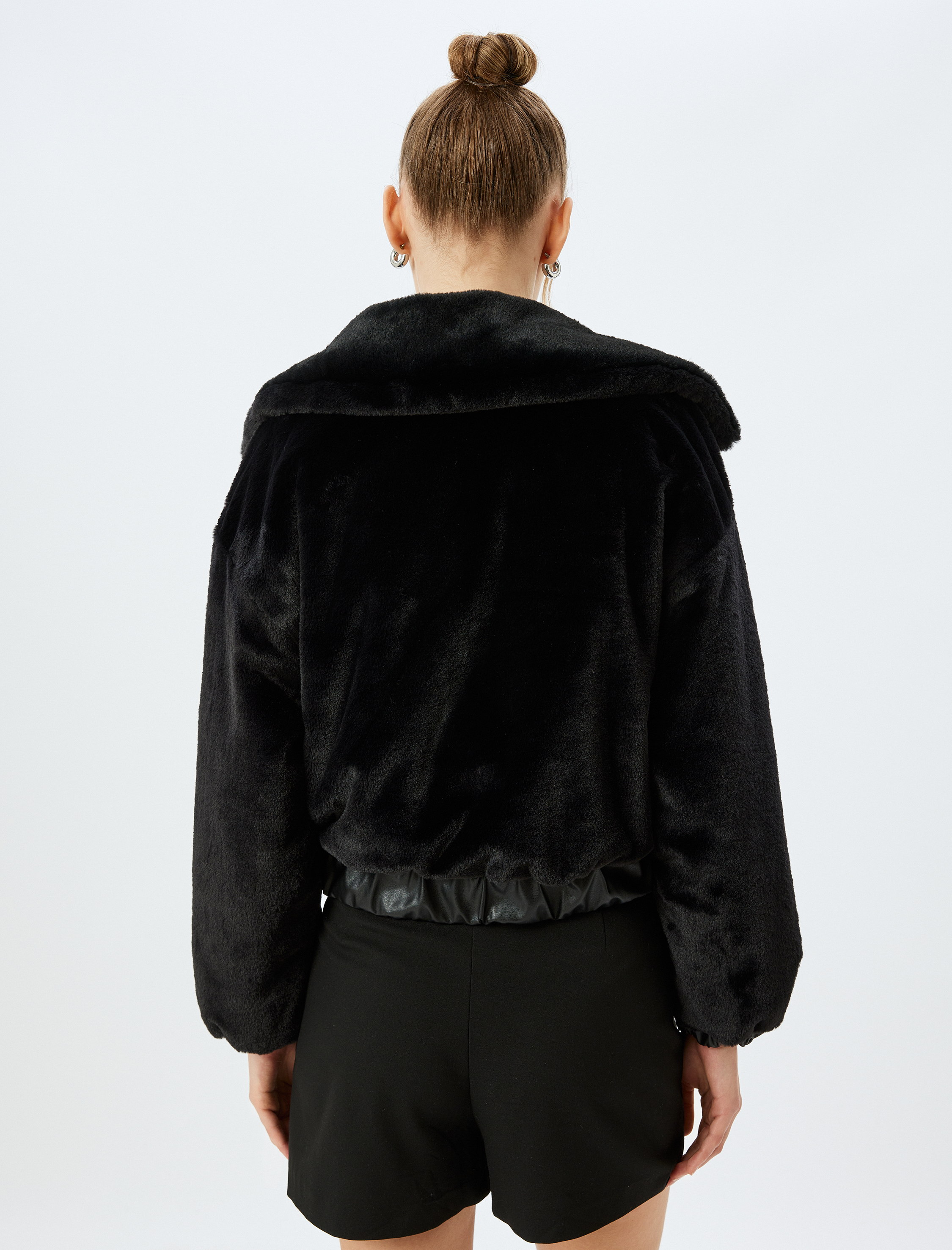   Dik Yaka Fermuarlı Cep Detaylı Suni Kürk Ceket