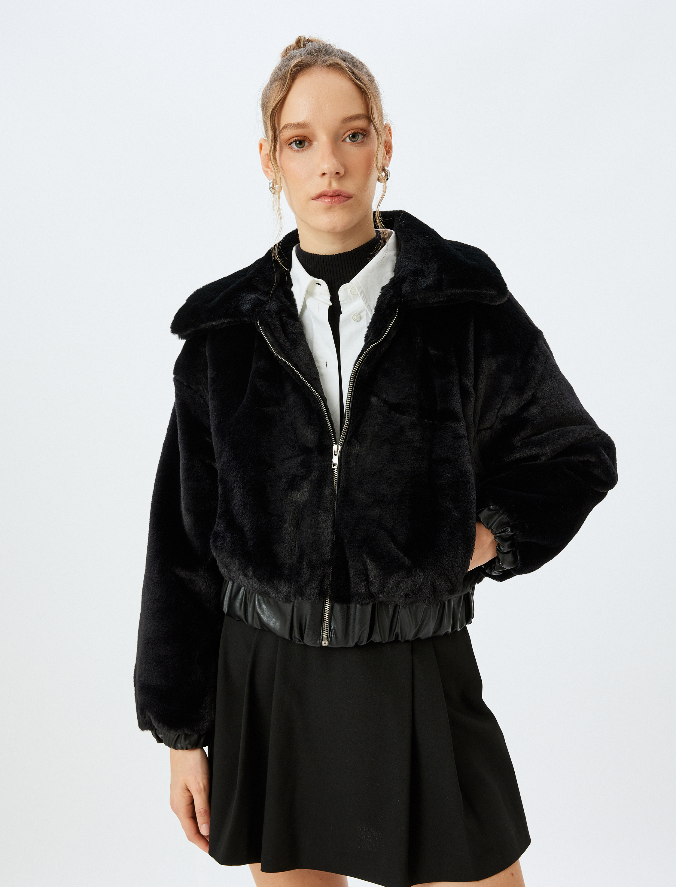   Dik Yaka Fermuarlı Cep Detaylı Suni Kürk Ceket