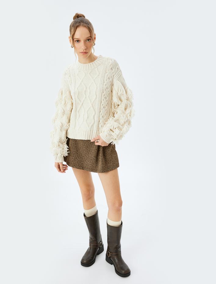  Püskül Detaylı Bisiklet Yaka Uzun Kollu Dokulu Triko Kazak