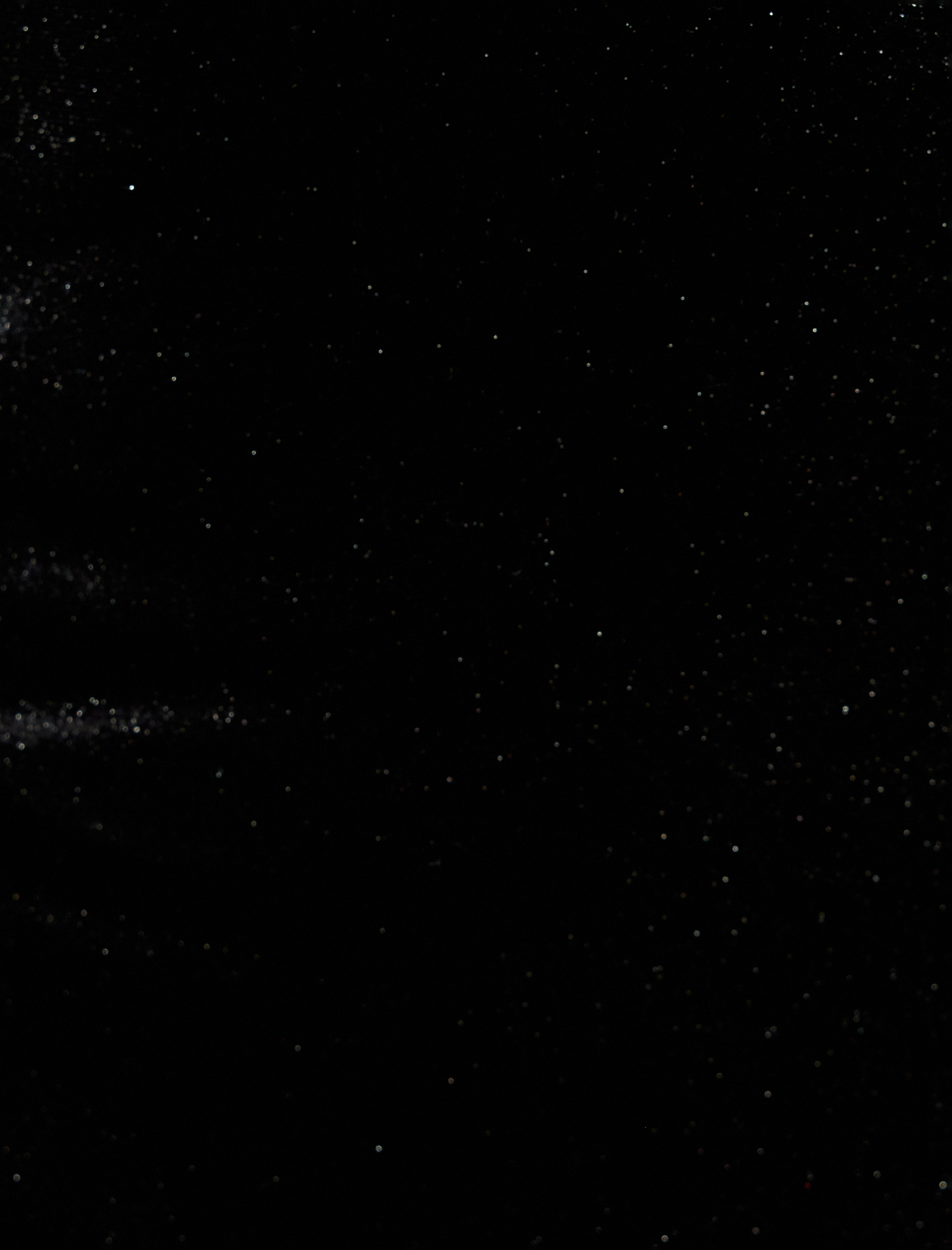   Taşlı Fiyonk Detaylı Parıltılı Derin V Yaka Mini Kadife Elbise