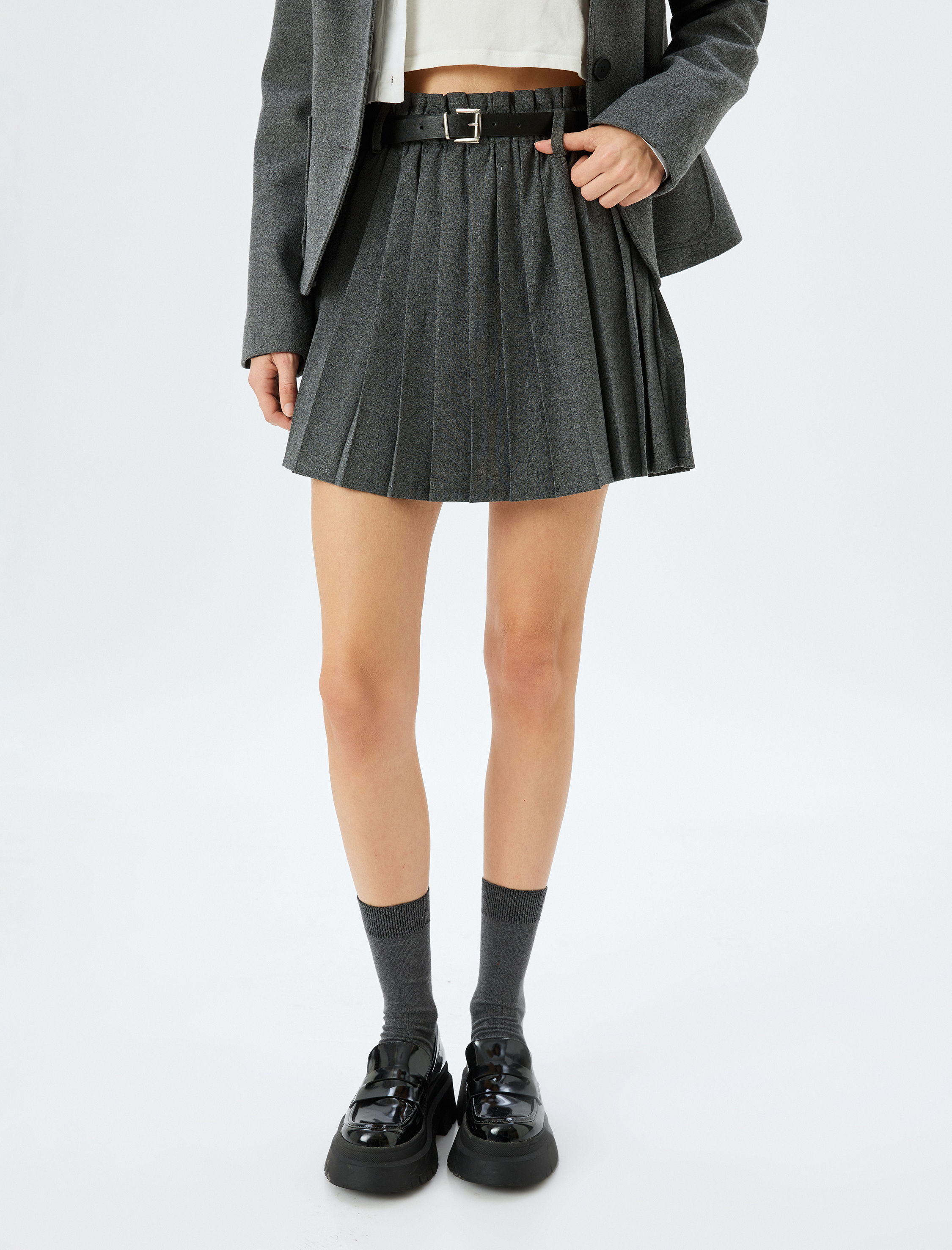   Pileli Kemer Detaylı Mini Şort Etek