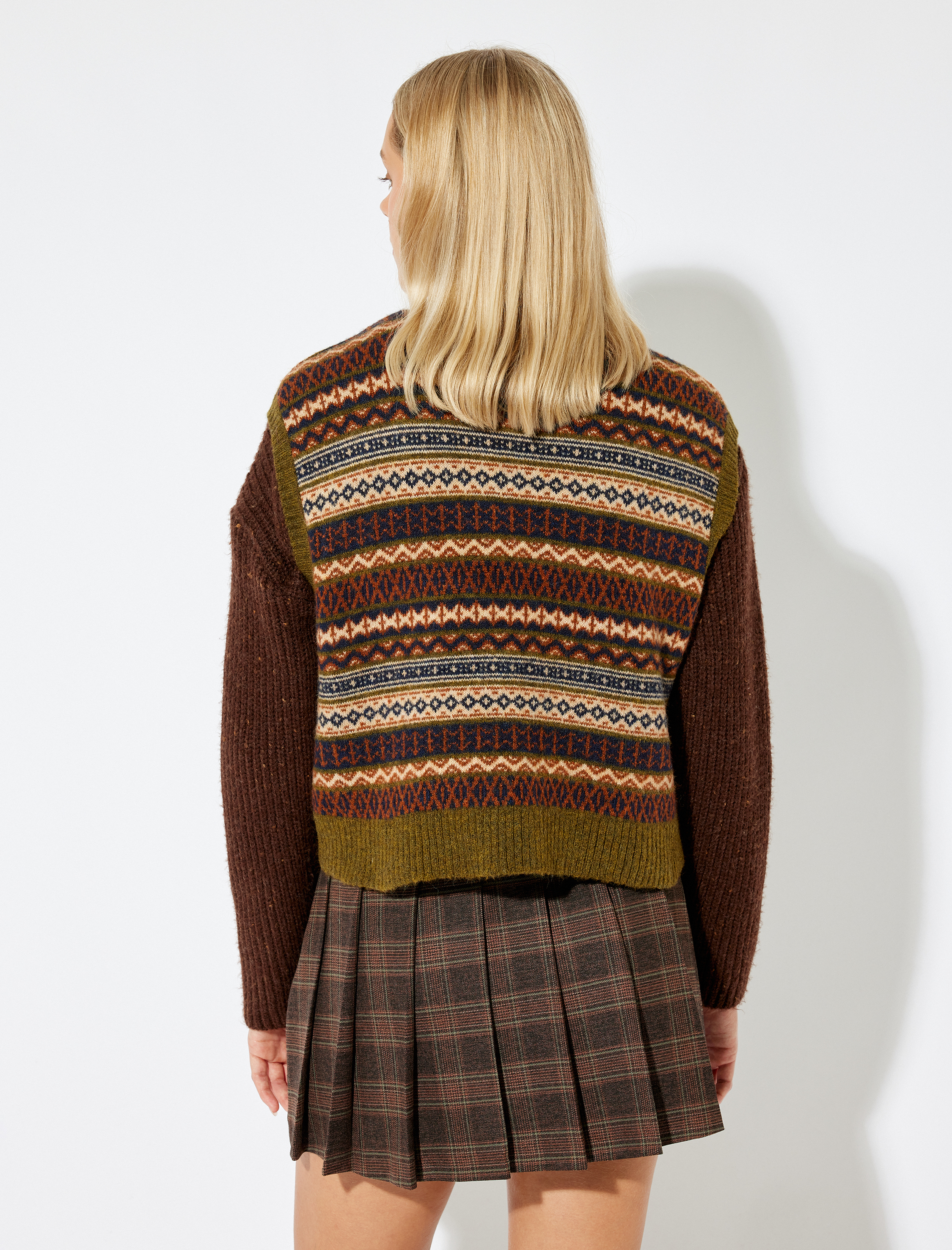   Dik Yaka Kolsuz Etnik Desenli Örgü Süveter