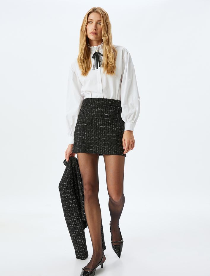  Koton X Sibil Çetinkaya - Pamuklu Uzun Kollu Fırfırlı Dik Yaka Fiyonk Detaylı Gömlek