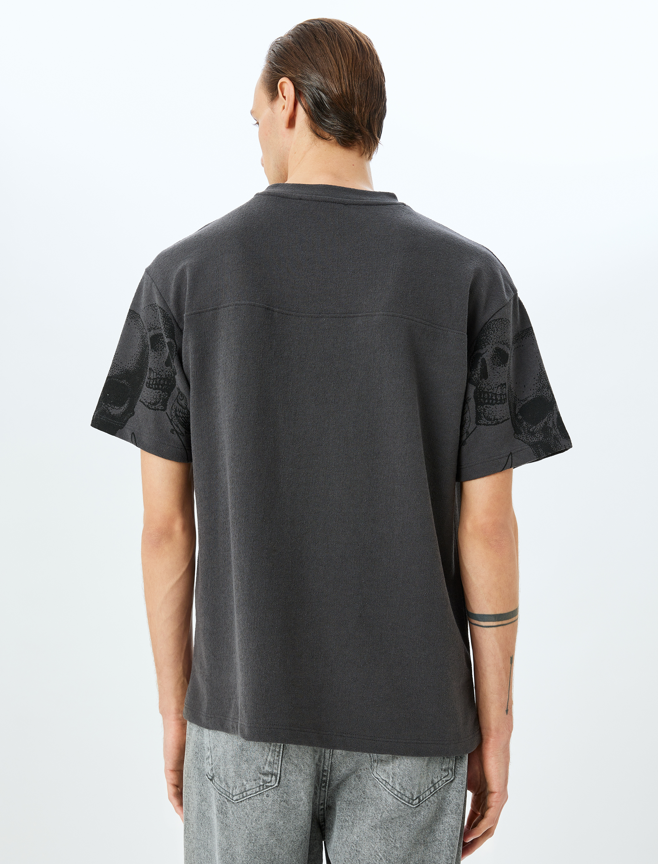   Oversize Bisiklet Yaka Tok Kumaş Kısa Kollu Kuru Kafa Baskılı Tişört