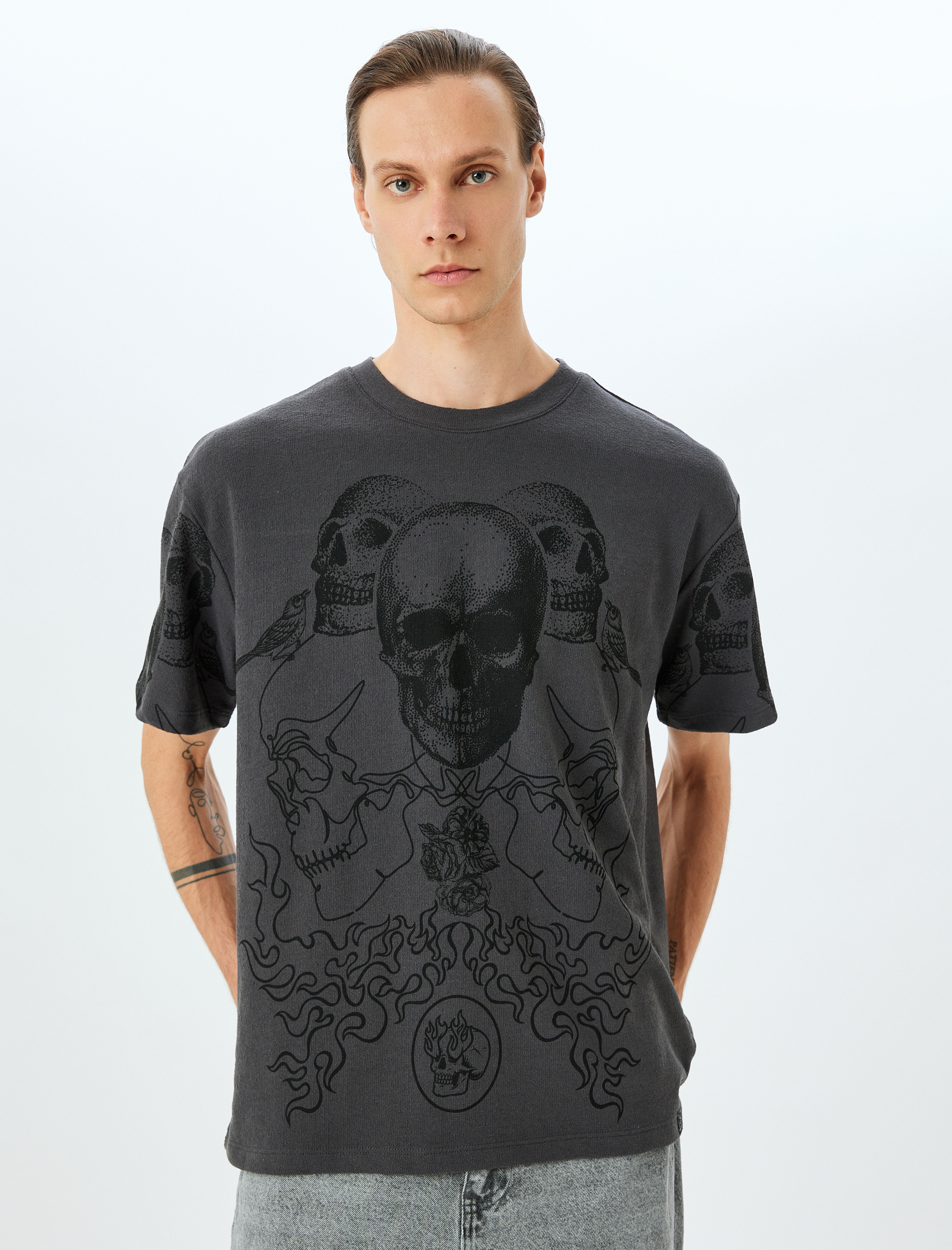   Oversize Bisiklet Yaka Tok Kumaş Kısa Kollu Kuru Kafa Baskılı Tişört