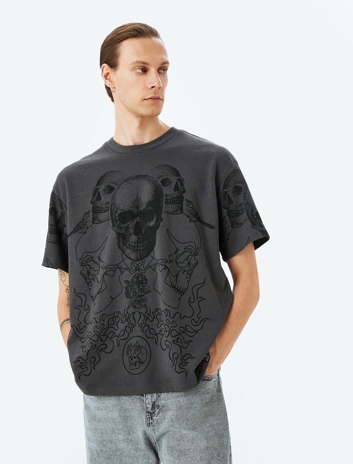  Oversize Bisiklet Yaka Tok Kumaş Kısa Kollu Kuru Kafa Baskılı Tişört