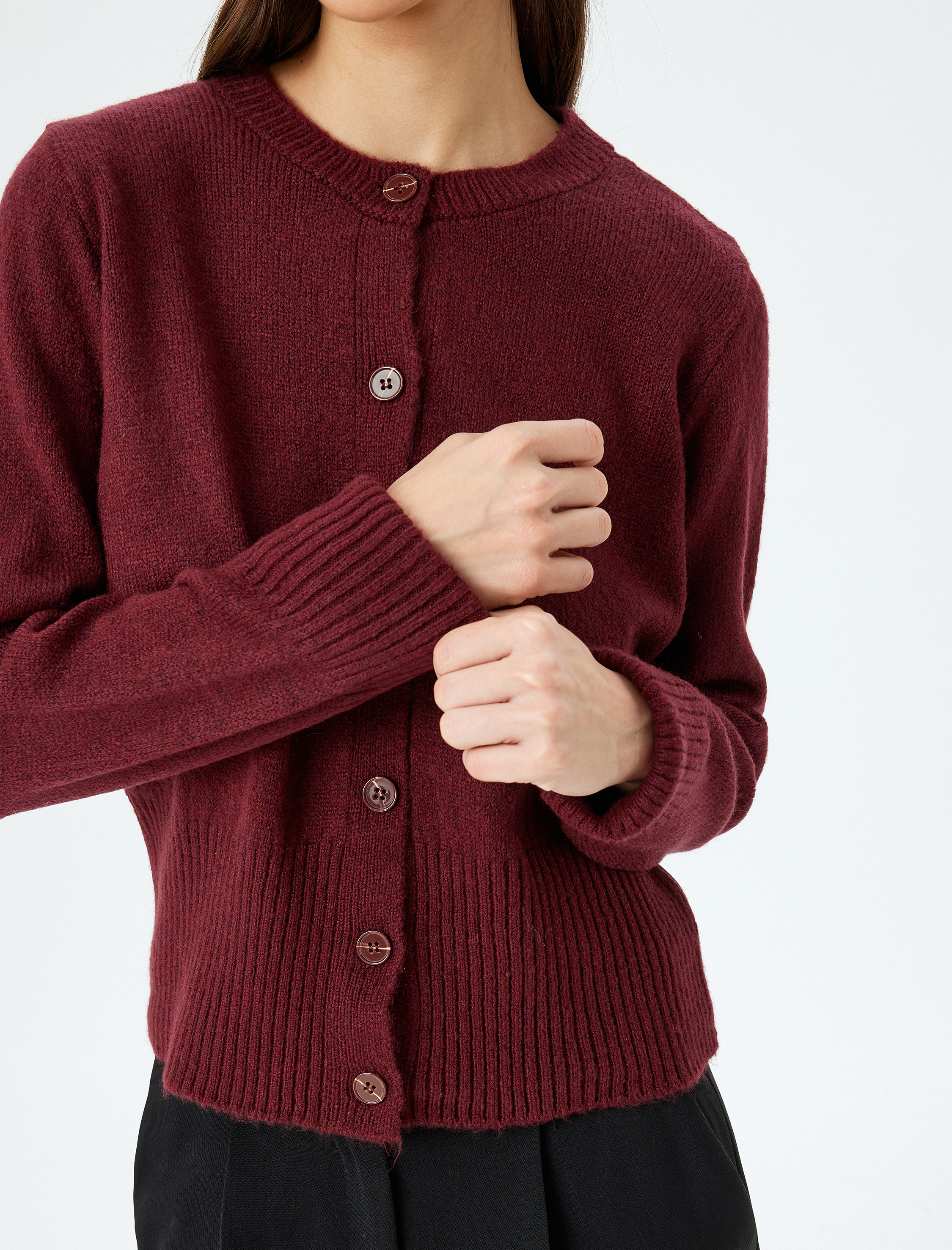 Uzun Kollu Düğmeli Bisiklet Yaka Triko Hırka