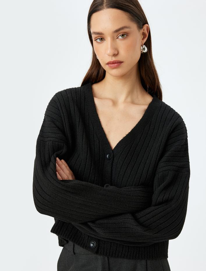  Uzun Kollu Düğmeli V Yaka Triko Hırka