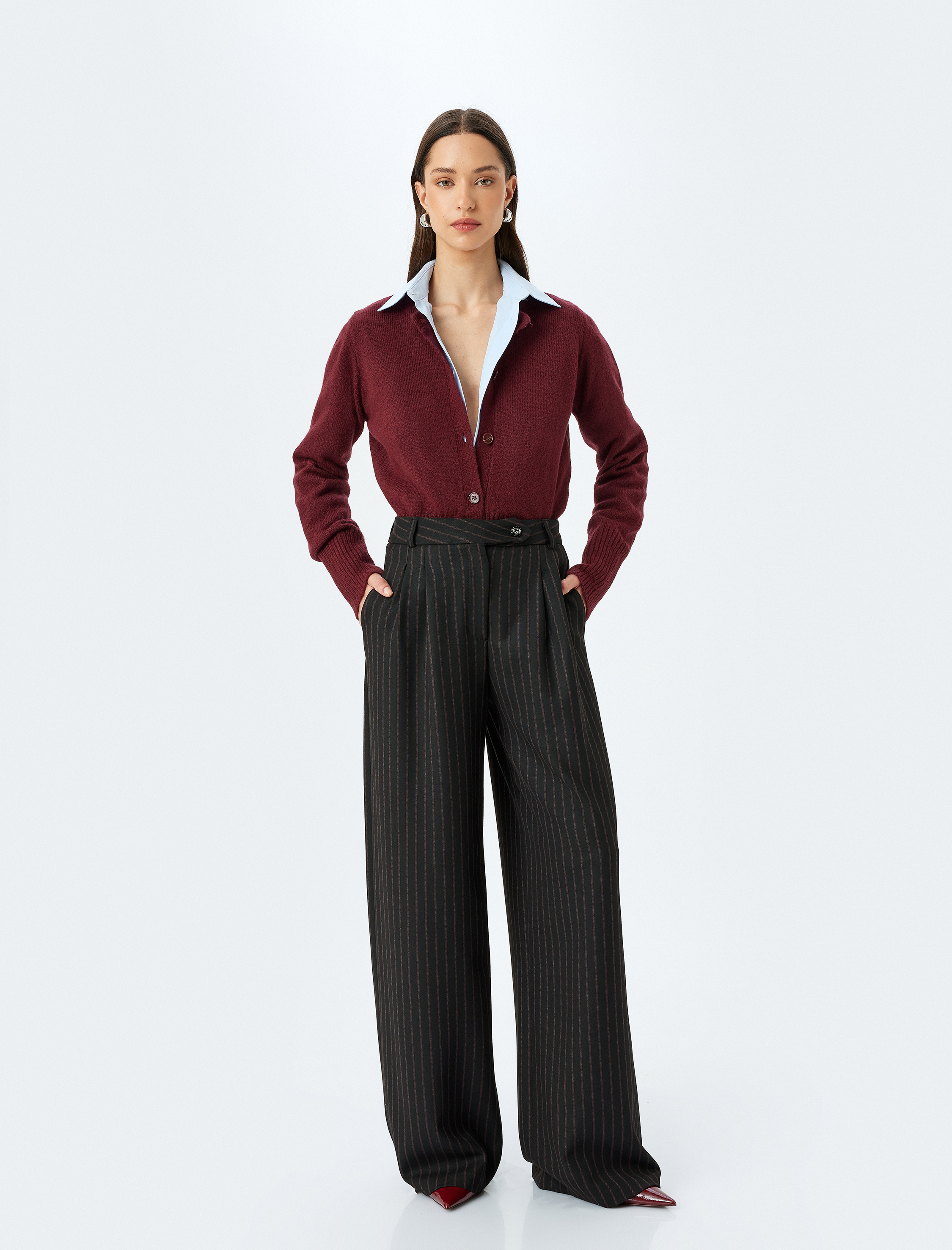   Koton X Melis Ağazat - Cepli Pile Detaylı Geniş Paça Çizgili Kumaş Pantolon