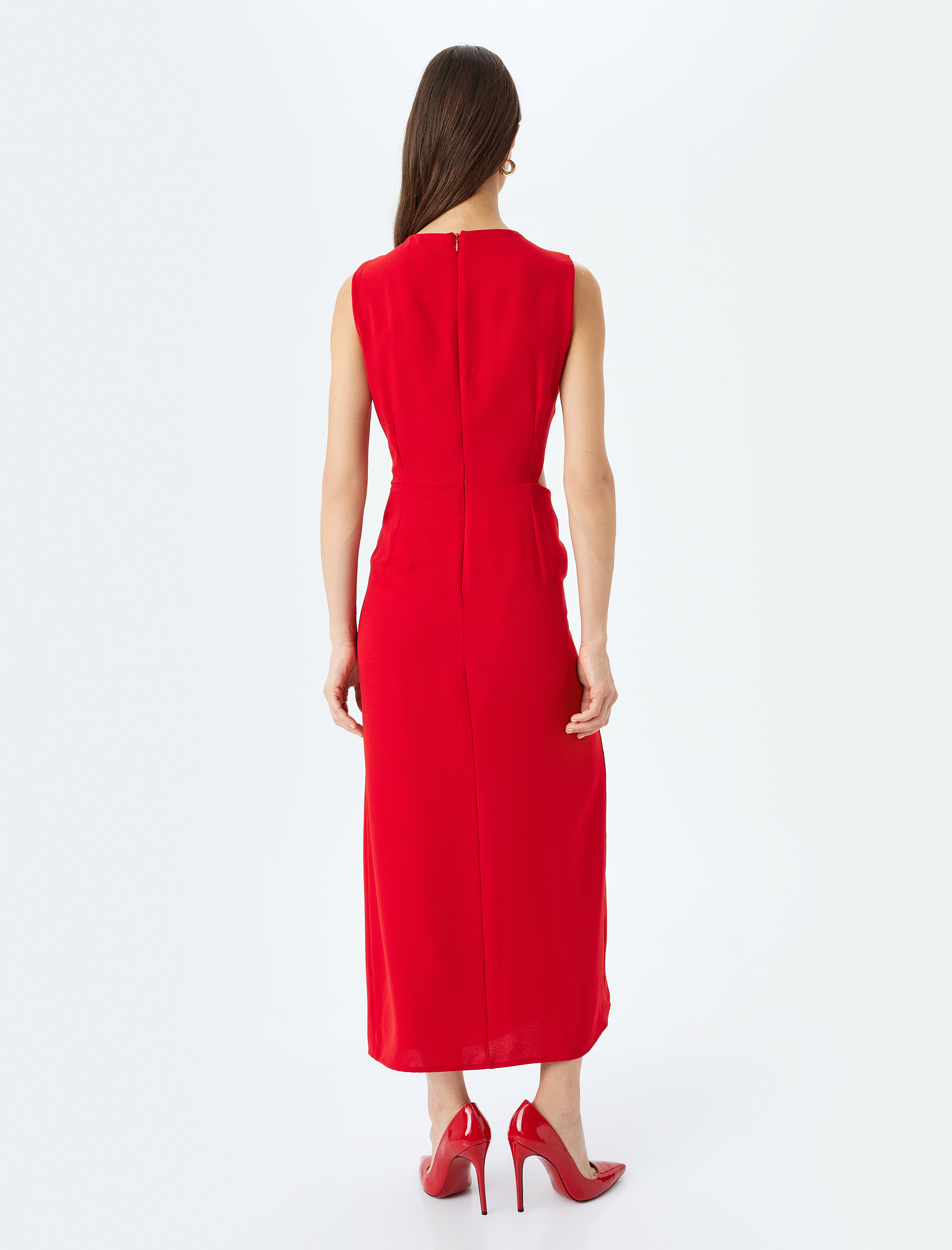 Yırtmaçlı Pencere Detaylı Yuvarlak Yaka Kolsuz Kruvaze Uzun Elbise