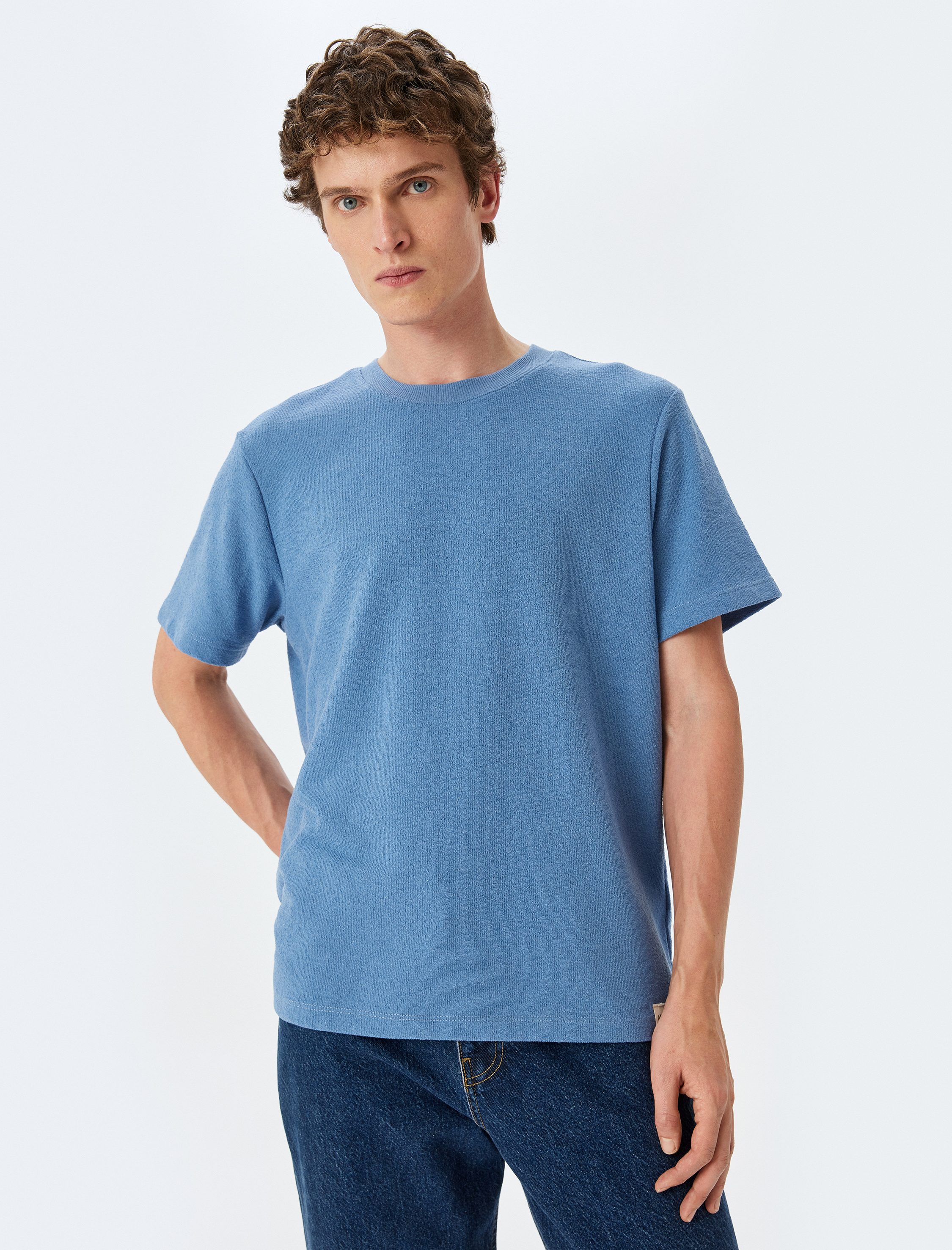 Bisiklet Yaka Regular Fit Kısa Kollu Tok Kumaş Etiket Detaylı Basic Tişört