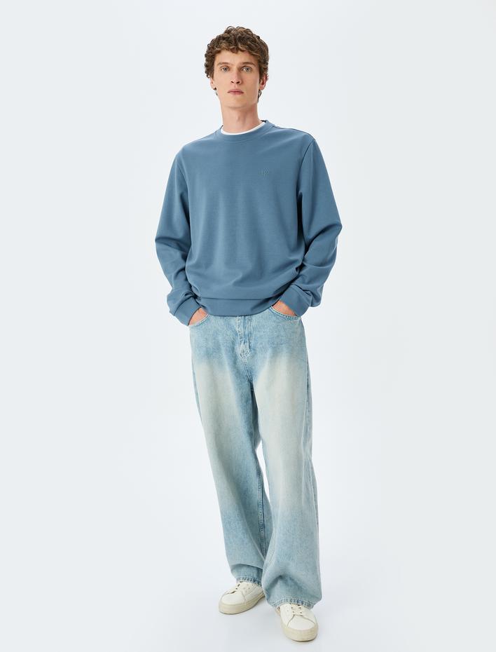  Bisiklet Yaka Basic Pamuk Karışımlı Minimal Baskılı Sweatshirt