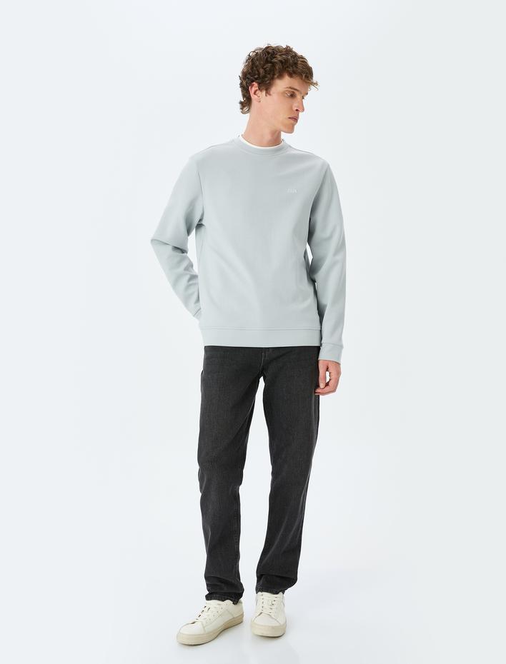  Bisiklet Yaka Basic Pamuk Karışımlı Minimal Baskılı Sweatshirt