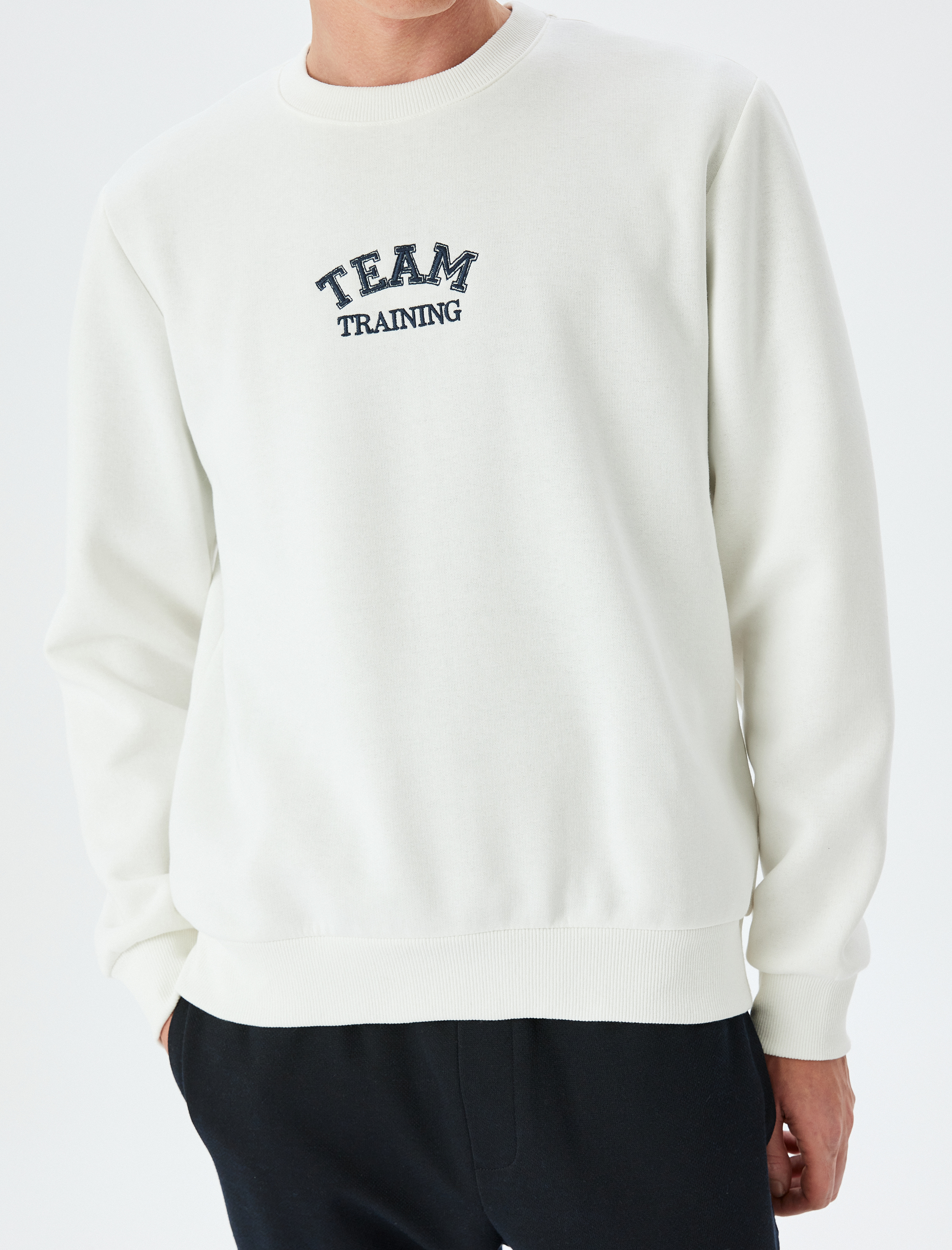   Pamuk Karışımlı Kolej İşlemeli Şardonlu Bisiklet Yaka Sweatshirt