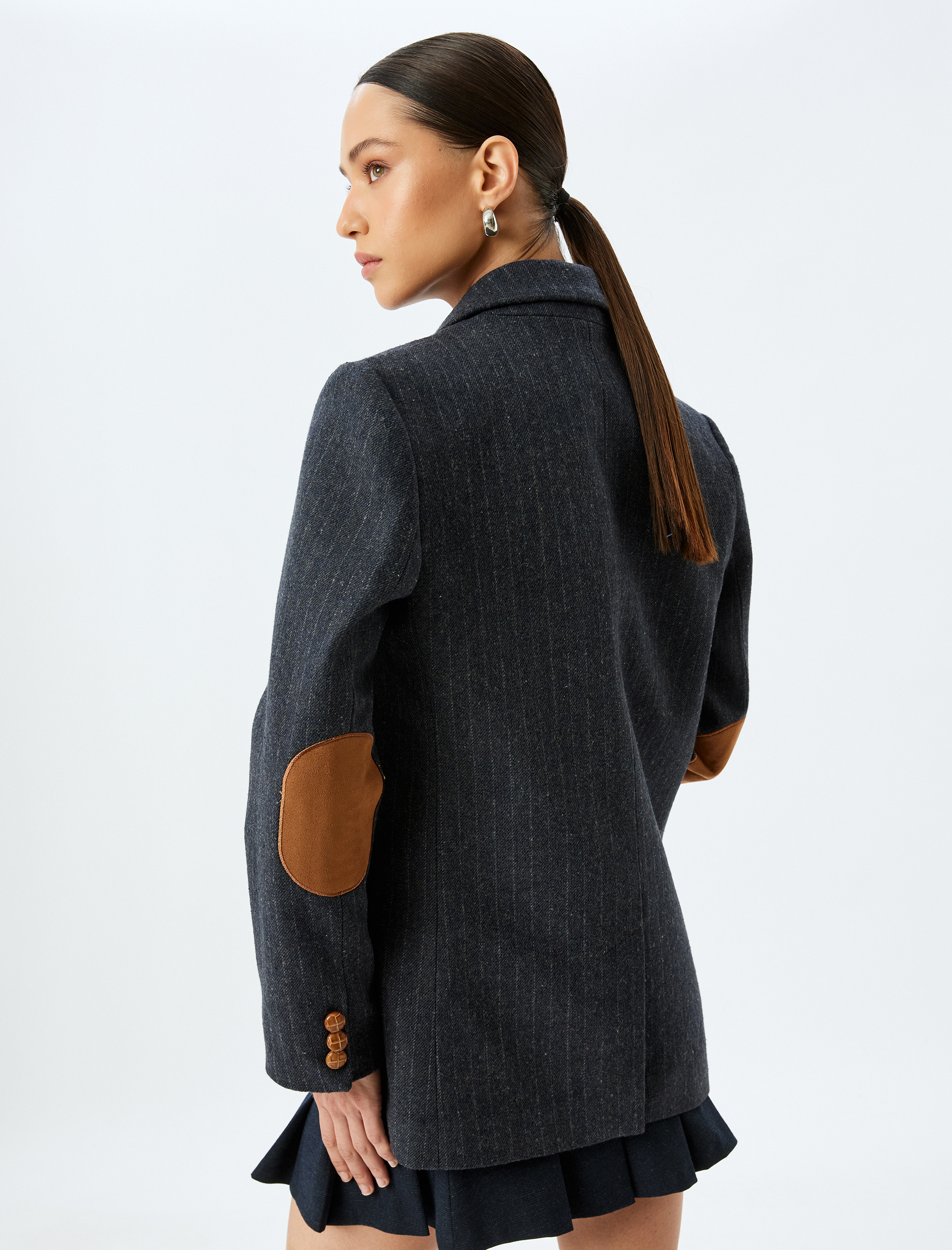   Aplike Çift Cep Detaylı Kruvaze Oversize Kaşe Blazer Ceket