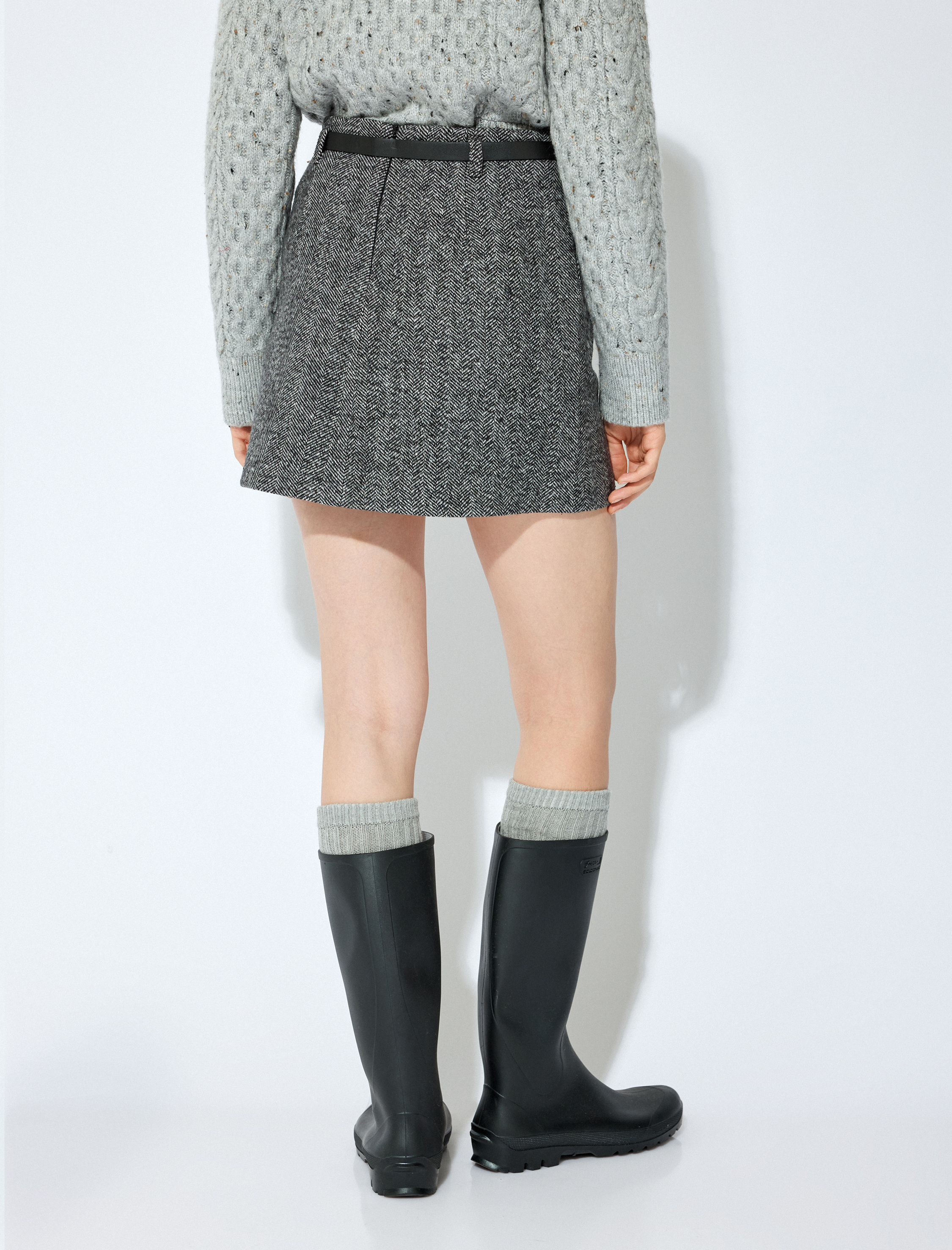   Koton X Şahika Ercümen - Yumuşak Dokulu A Kesim Kemerli Cepli Kaşe Mini Etek