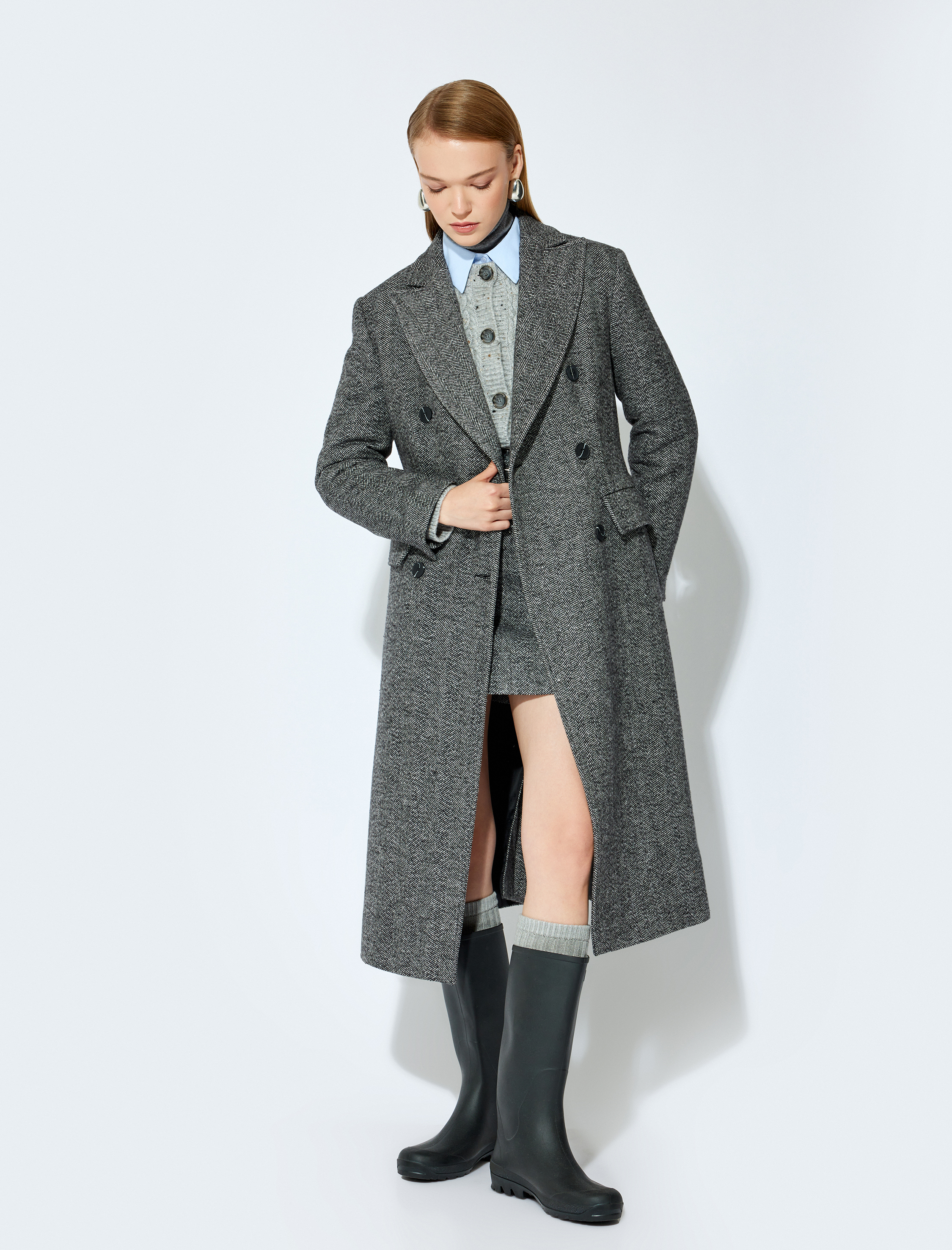   Koton X Şahika Ercümen - Cepli Balıksırtı Desenli Düğmeli Kruvaze Uzun Kaşe Kaban