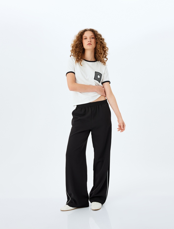  Bisiklet Yaka Brode Detaylı Kısa Kollu Tişört