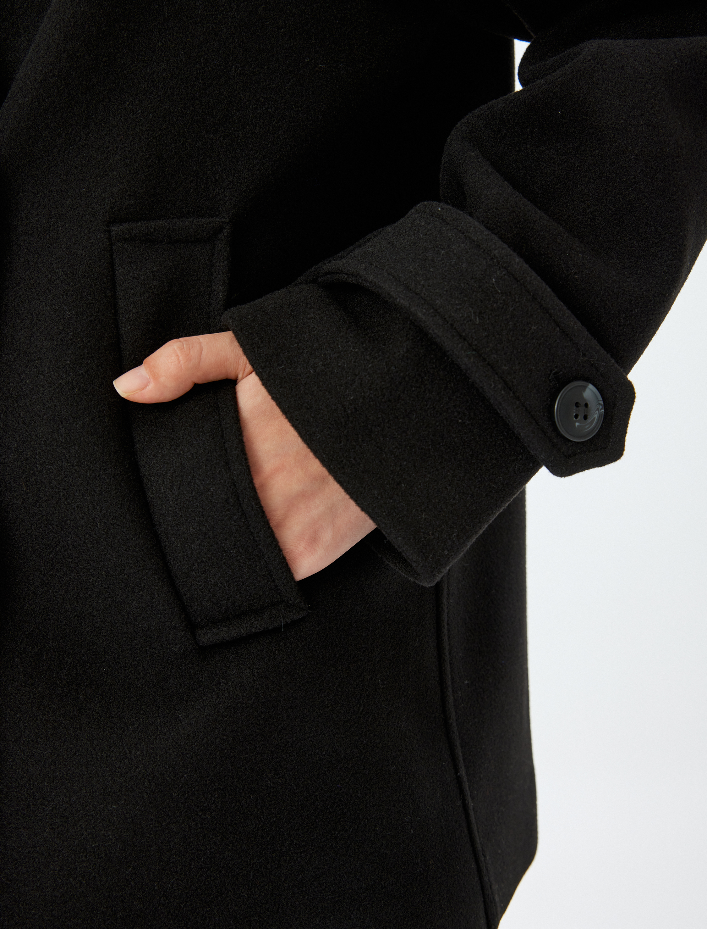 Düğmeli Cepli Kruvaze Kısa Kaşe Kaban