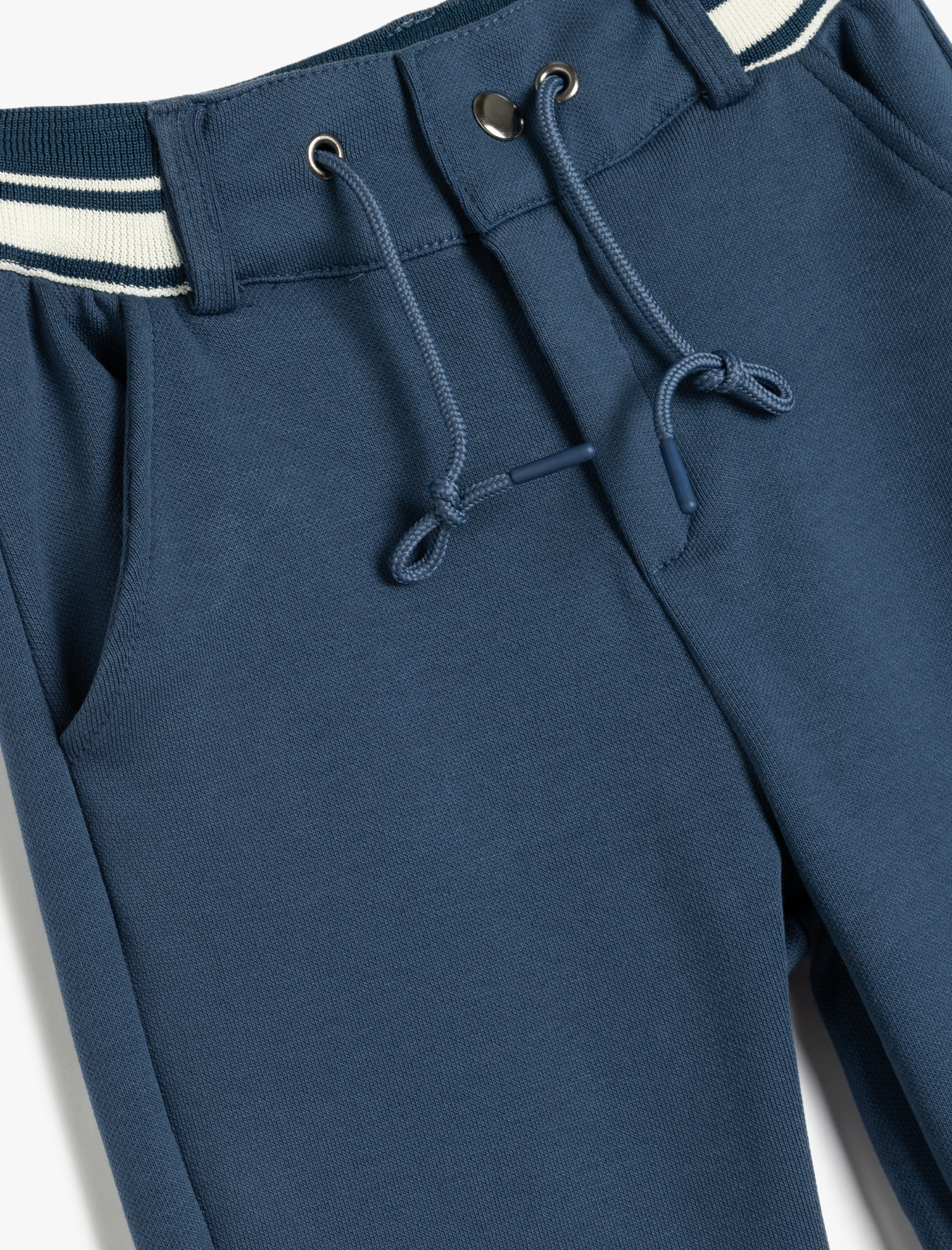  Erkek Çocuk Beli Bağcıklı Cep Detaylı Pamuk Karışımlı Eşofman Altı